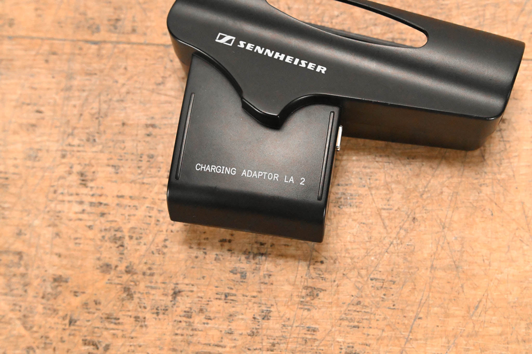 Sennheiser LA 2 Charging Adapter