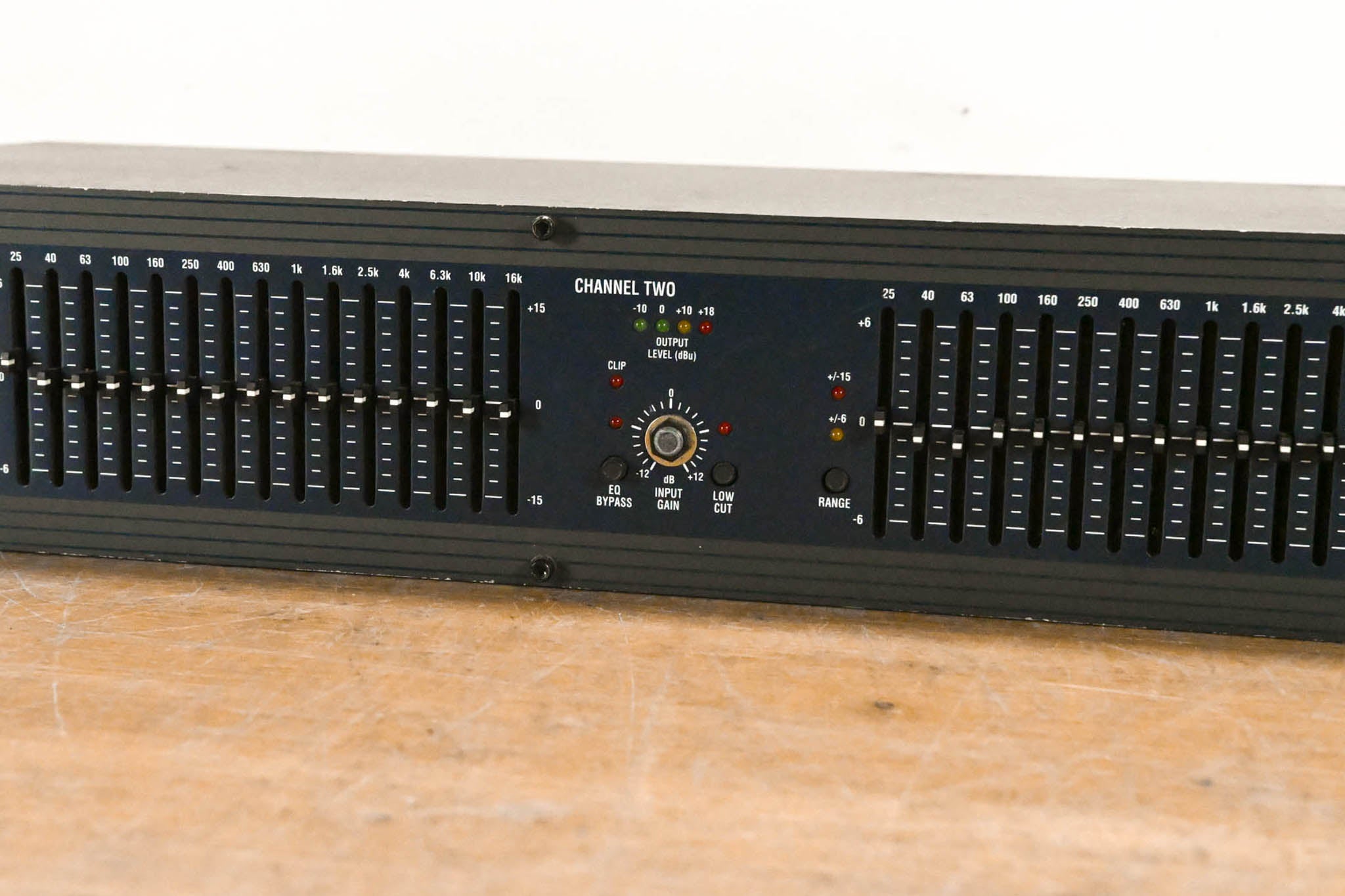 dbx 1215 Dual-Channel 15-Band Equalizer
