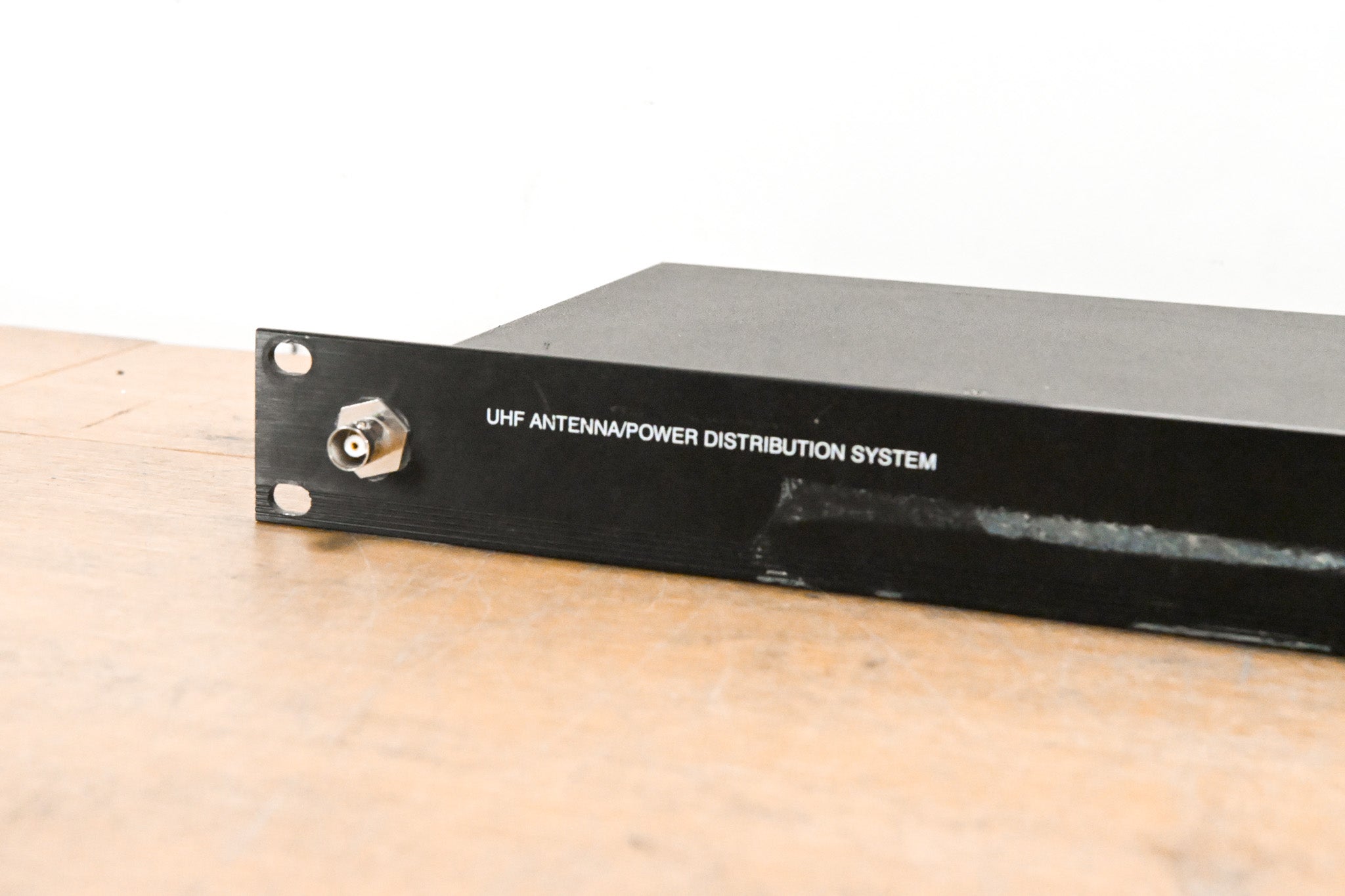 Shure UA844SWB Antenna Distribution System - 470-952 MHz (NO PSU)