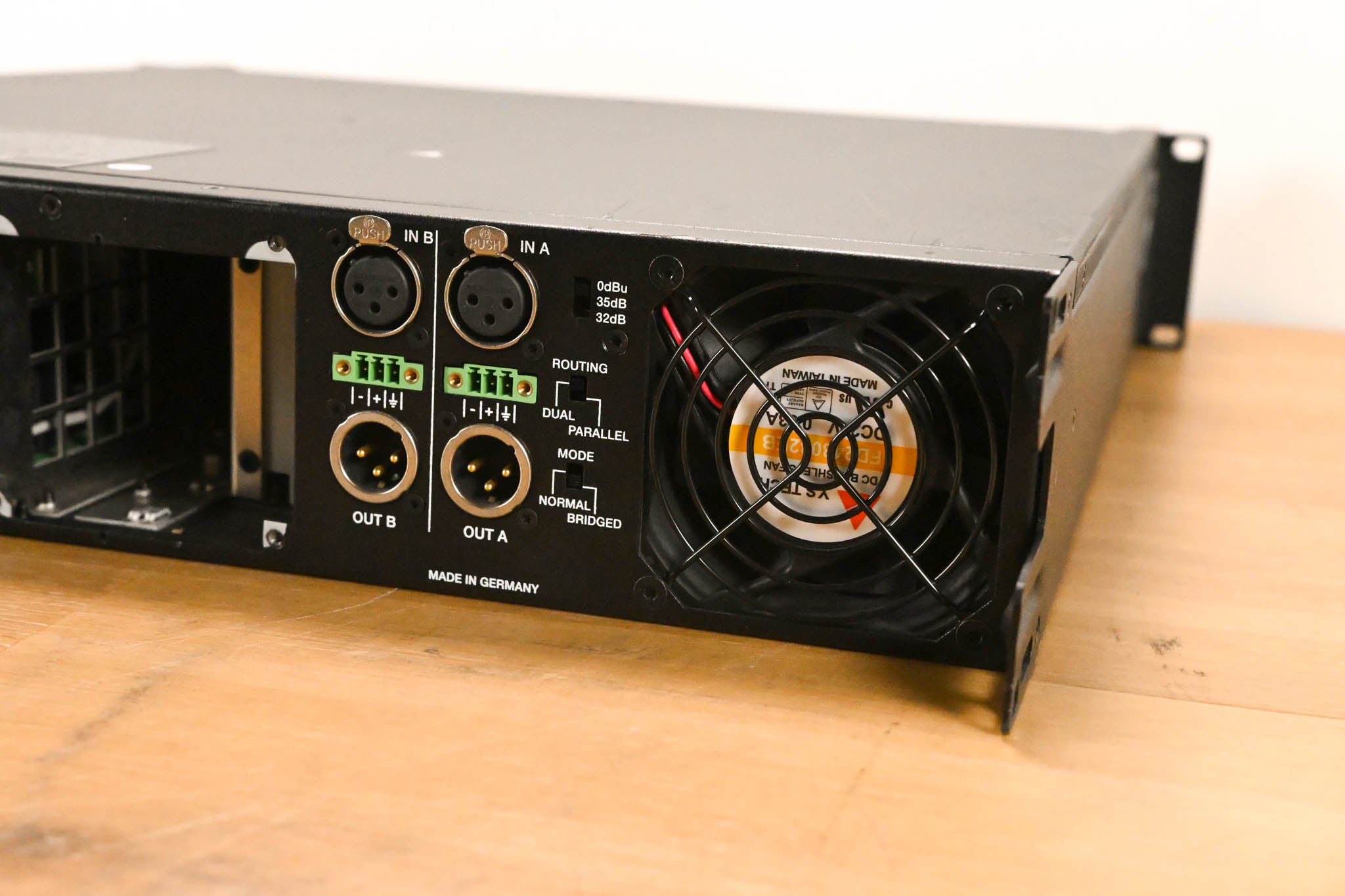 Electro-Voice (EV) TG-7 Tour-Grade Stereo Power Amplifier