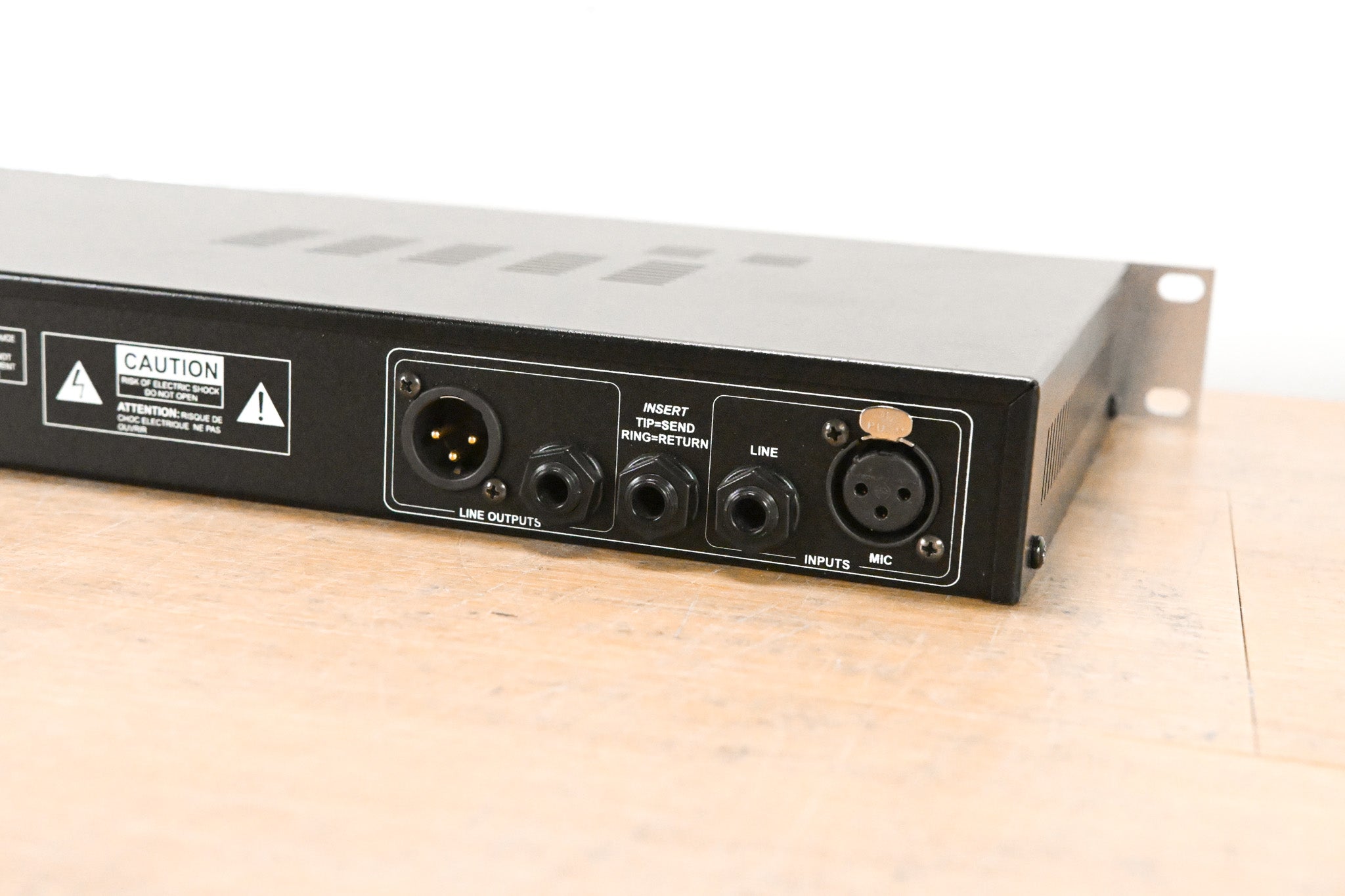 dbx 376 Tube Channel Strip with Digital Out