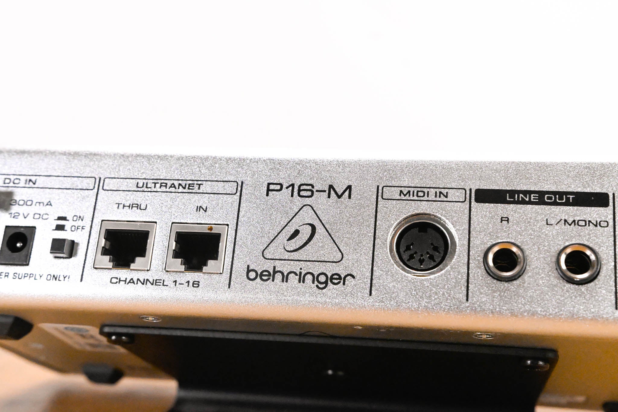 Behringer Powerplay P16-M 16-Channel Digital Personal Mixer