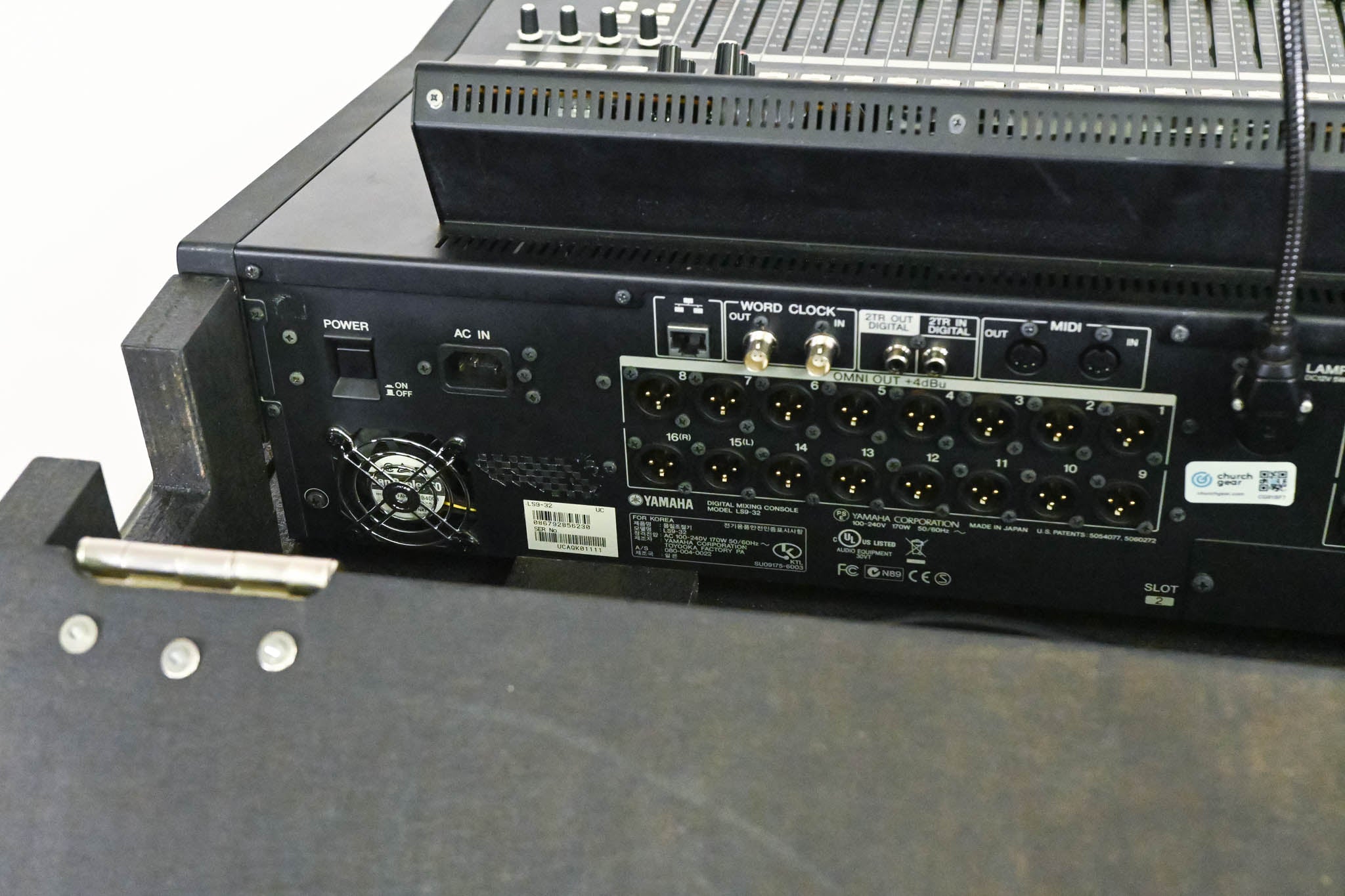Yamaha LS9-32 32-Channel Digital Mixing Console with Road Case