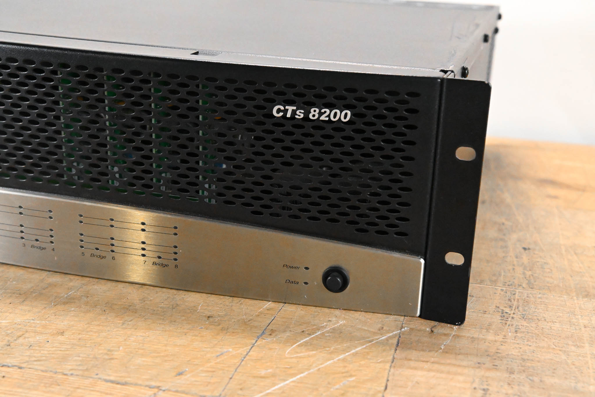 Crown CTs 8200 200W 8-Channel Power Amplifier