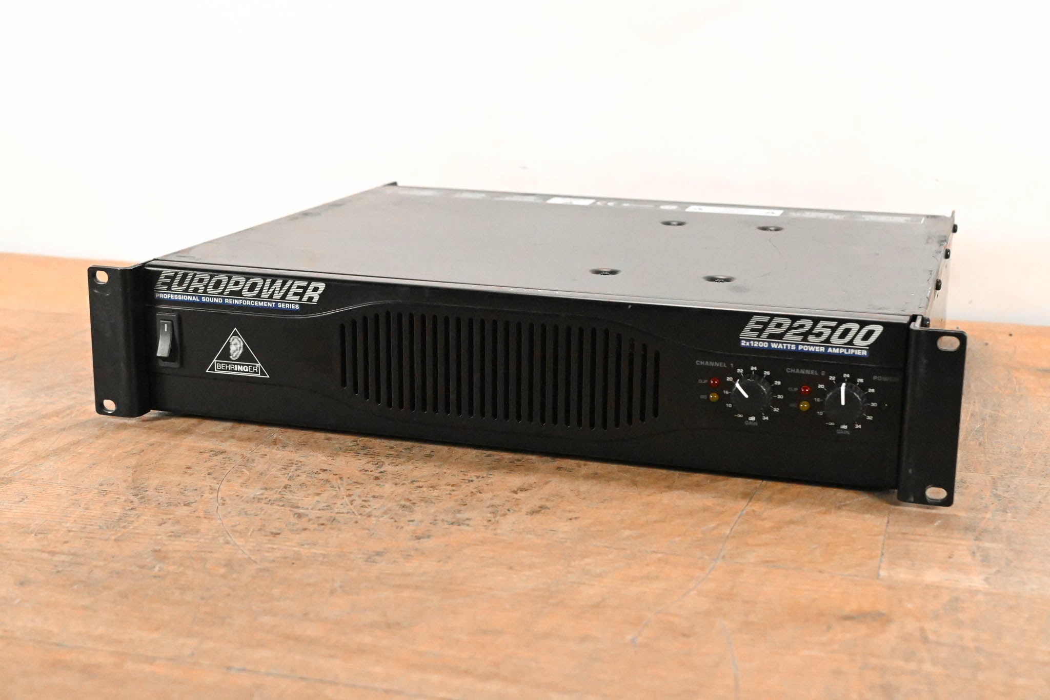 Behringer Europower EP2500 2-Channel Power Amplifier