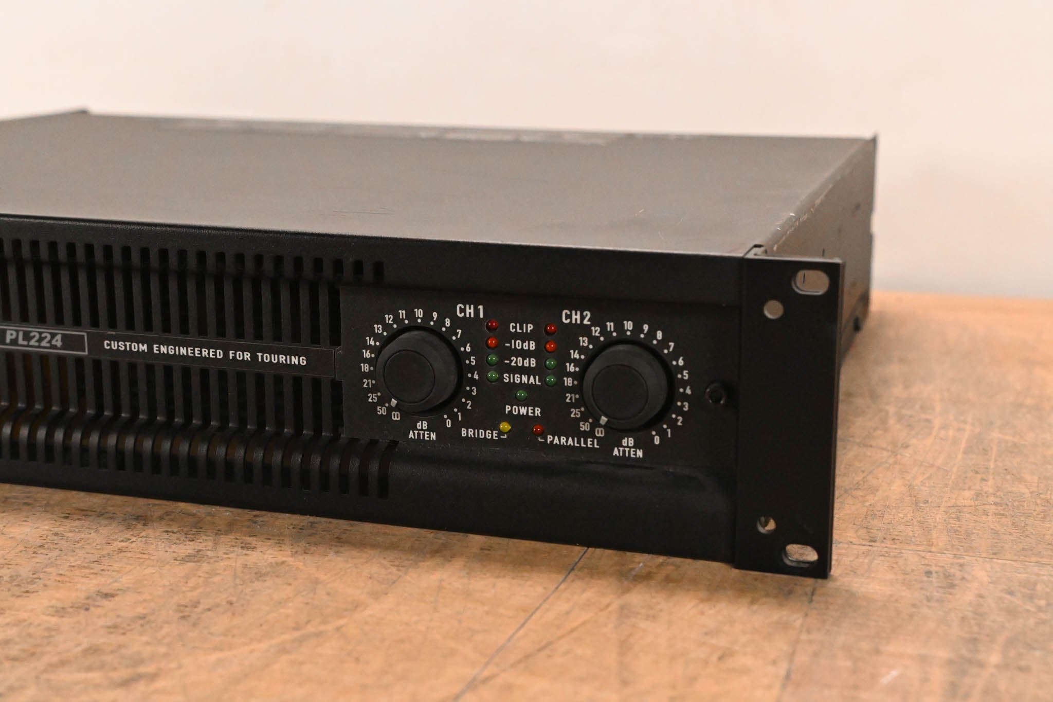 QSC PL224 PowerLight 2 Series 2-Channel Power Amplifier
