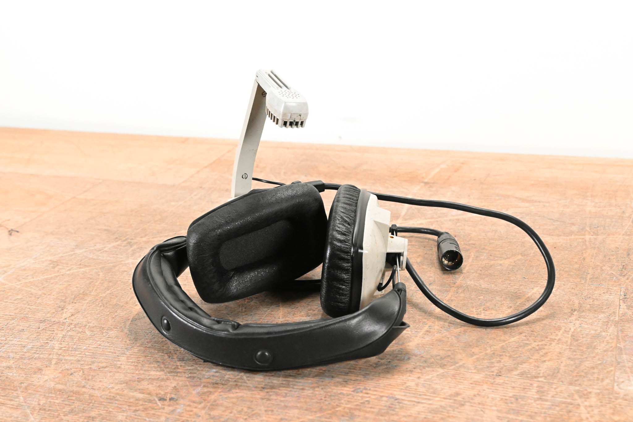 Beyerdynamic DT 109 400 Ohm Stereo Headset with Dynamic Microphone