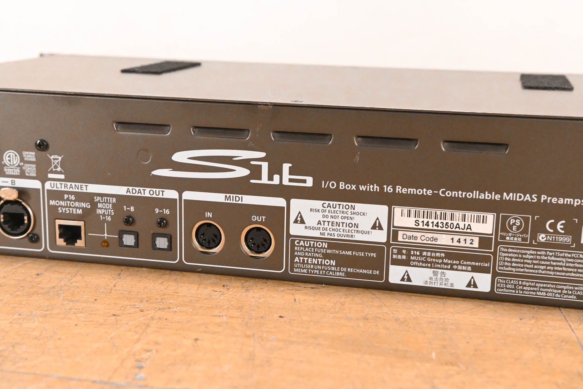 Behringer S16 16 x 8 Digital Stage Box