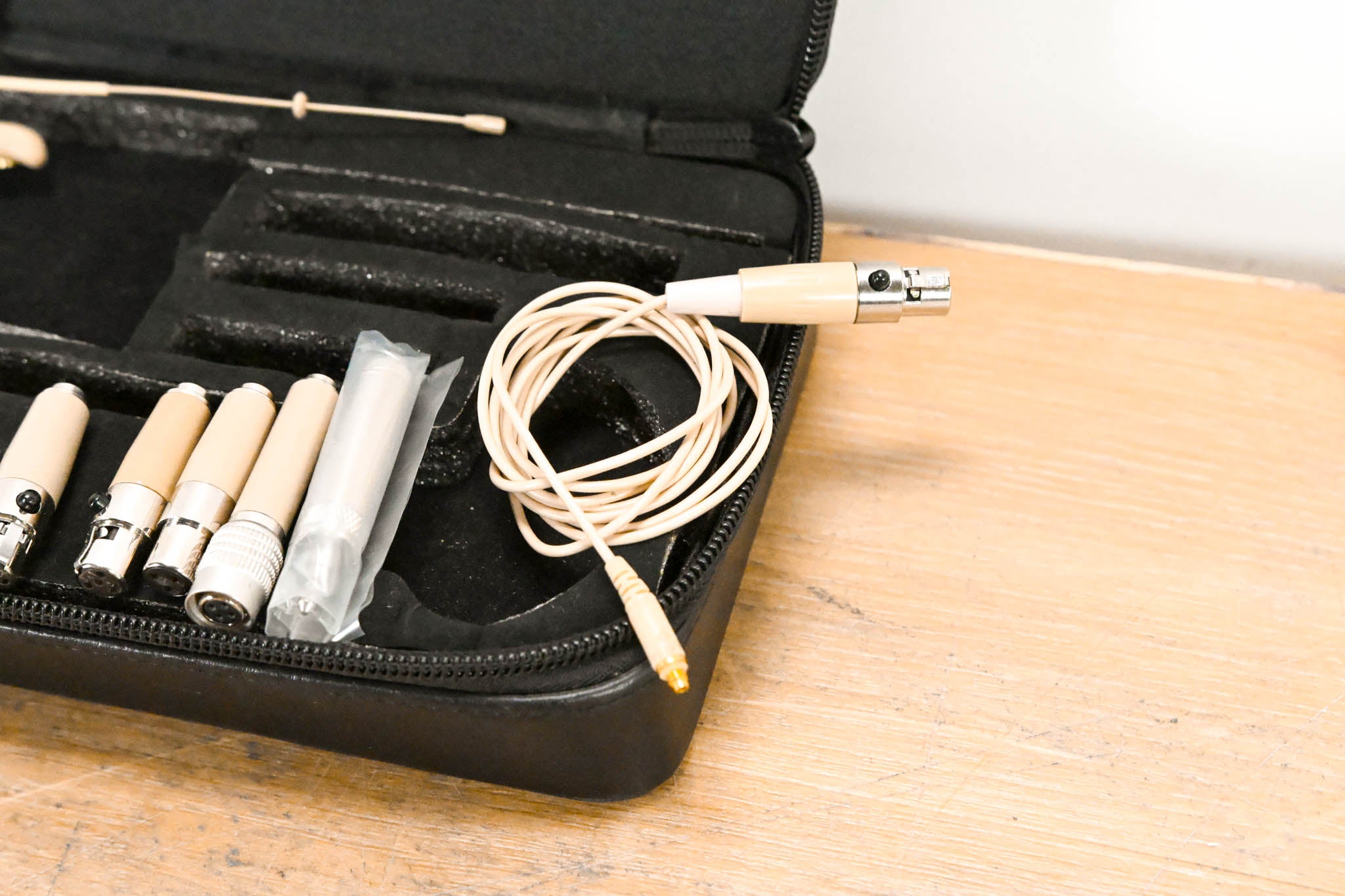 Samson SE10 Earset Microphone with Condenser Capsule & Accessories