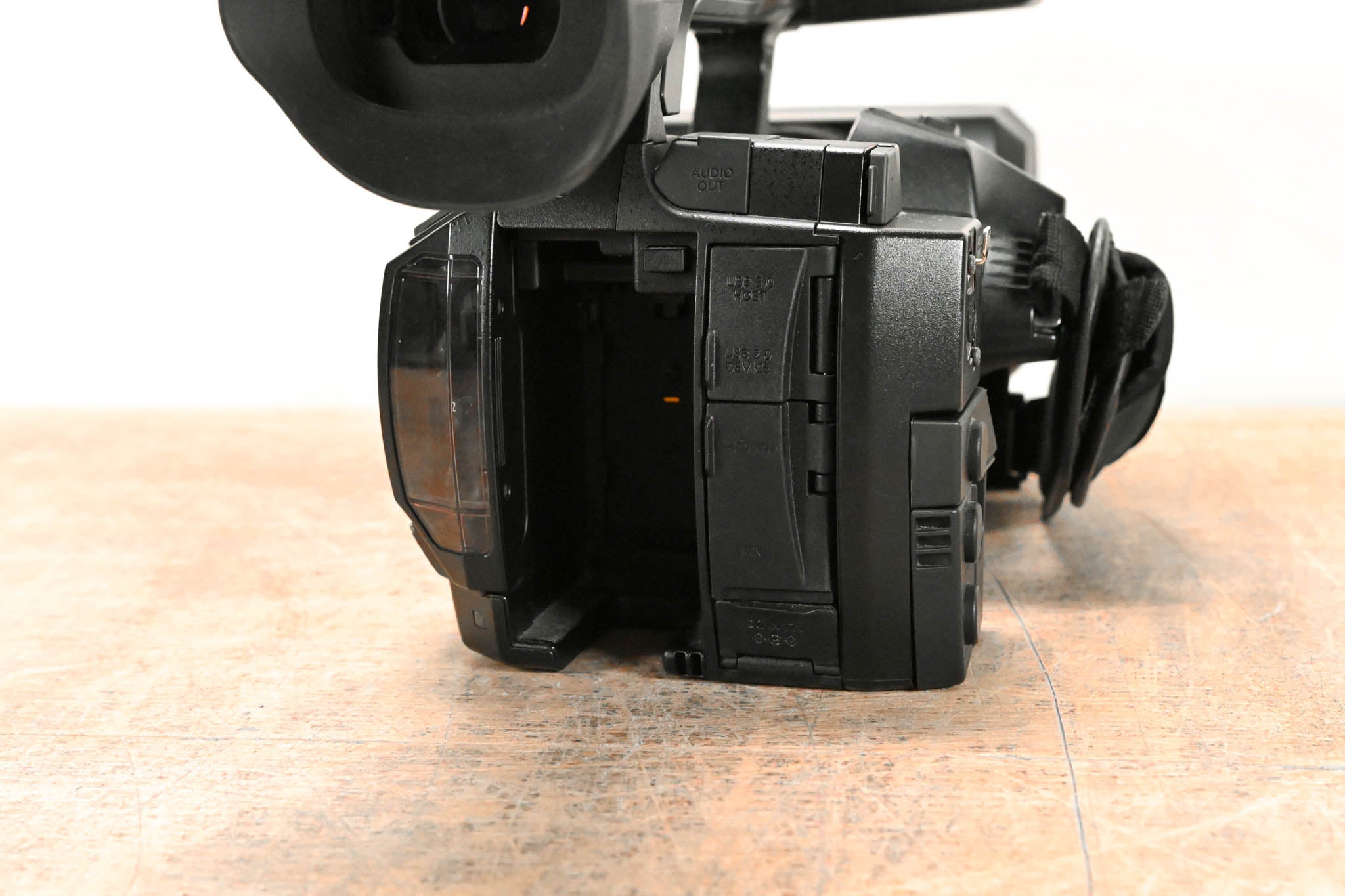 Panasonic AJ-PX270 microP2 AVC-ULTRA Handheld HD Camcorder