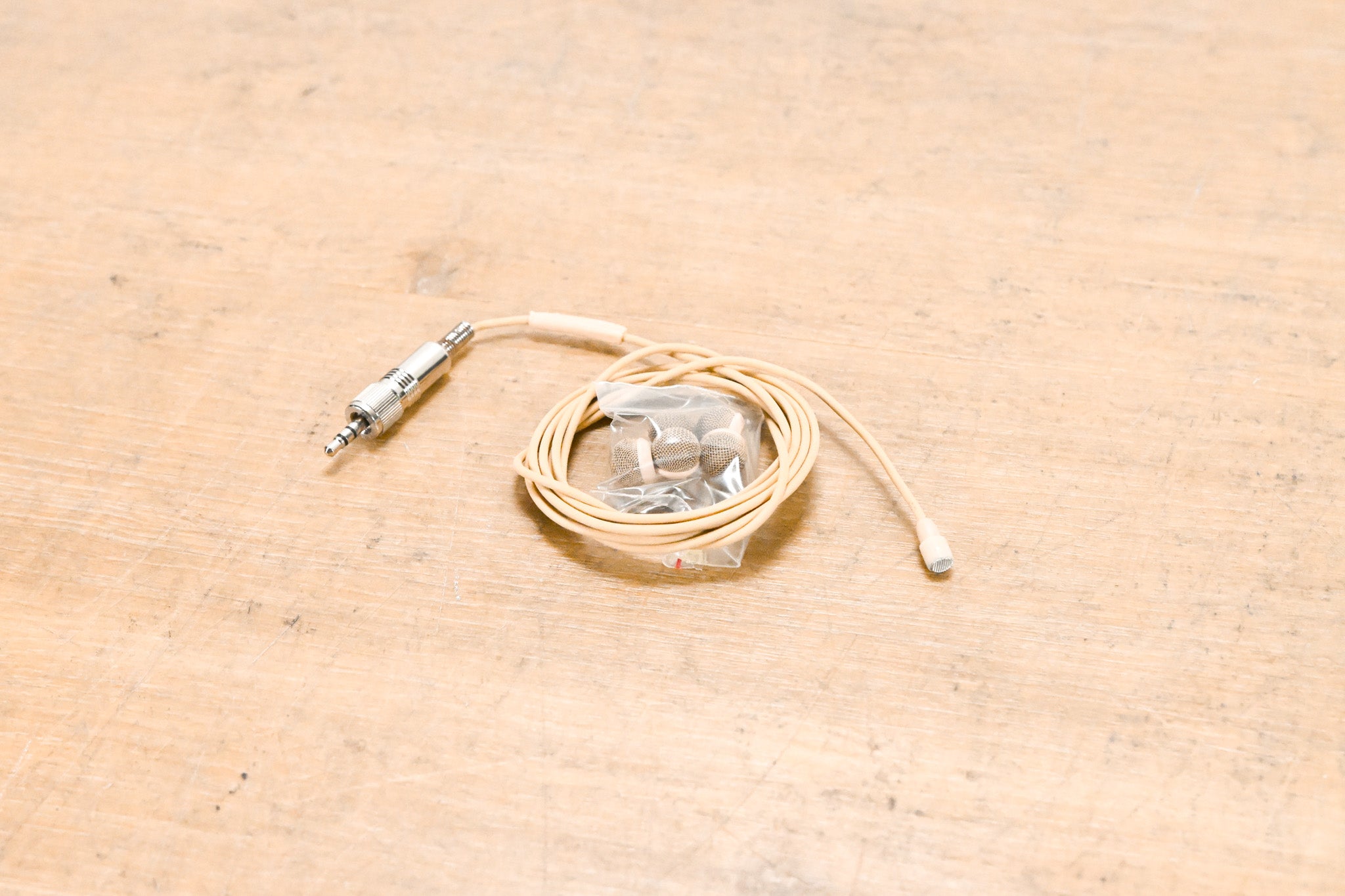 Sennheiser MKE 2 Lavalier Lapel Mic w/ Locking 3.5mm Connector - Beige