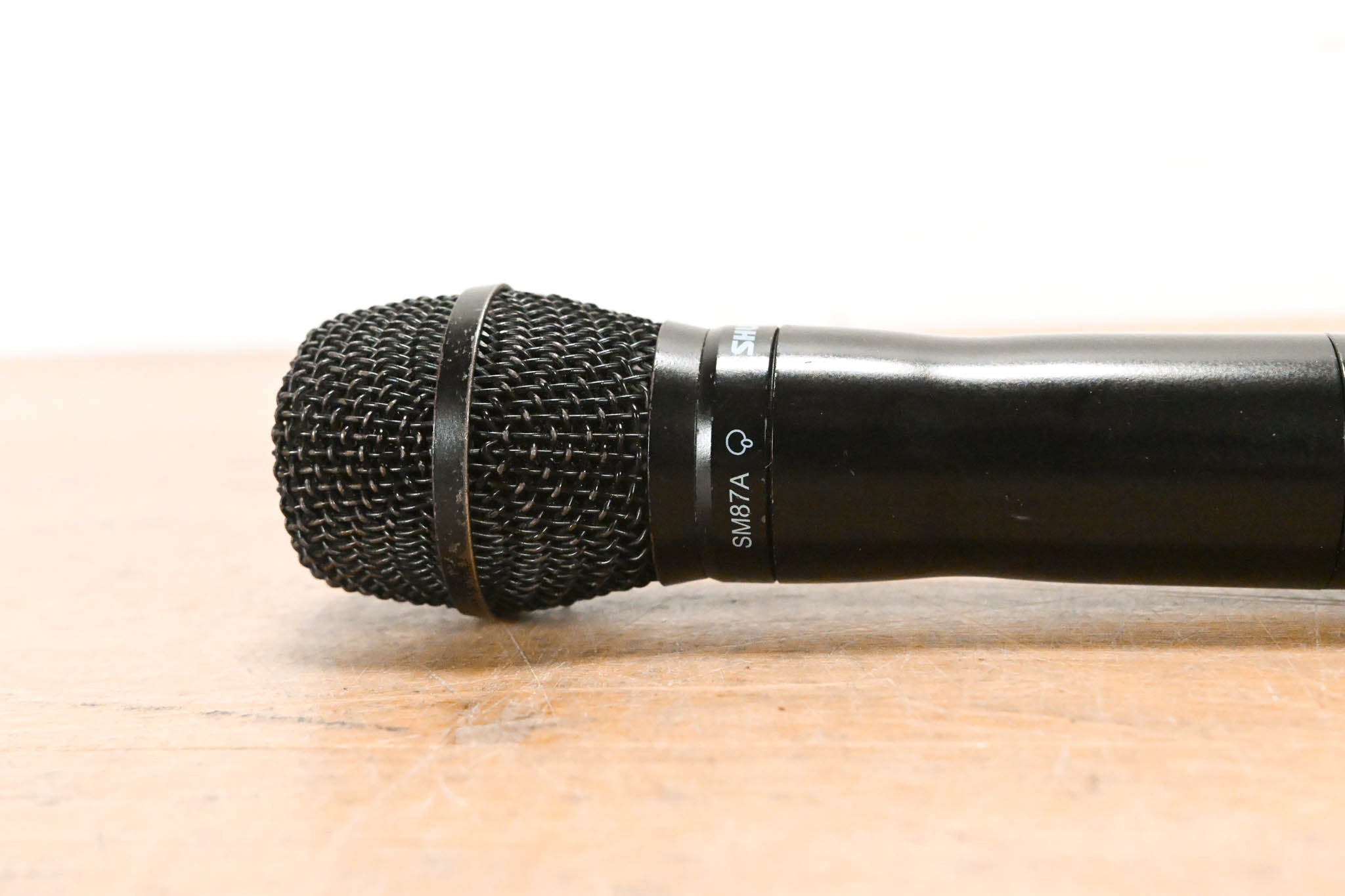 Shure UR2/SM87A Handheld Transmitter with SM87A Capsule - H4 Band