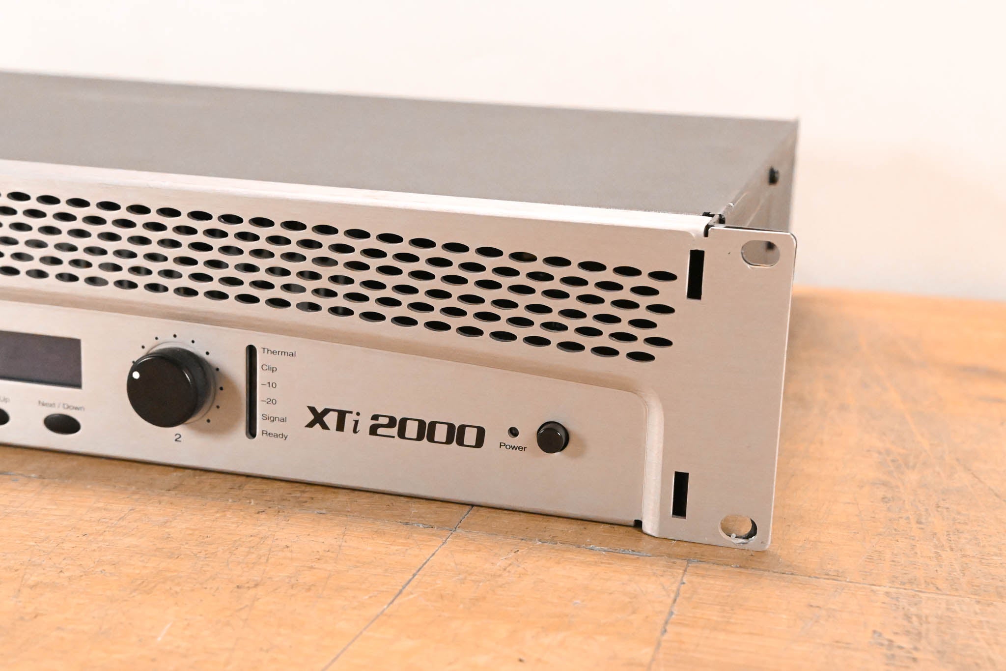 Crown XTi 2000 2-Channel Power Amplifier with DSP