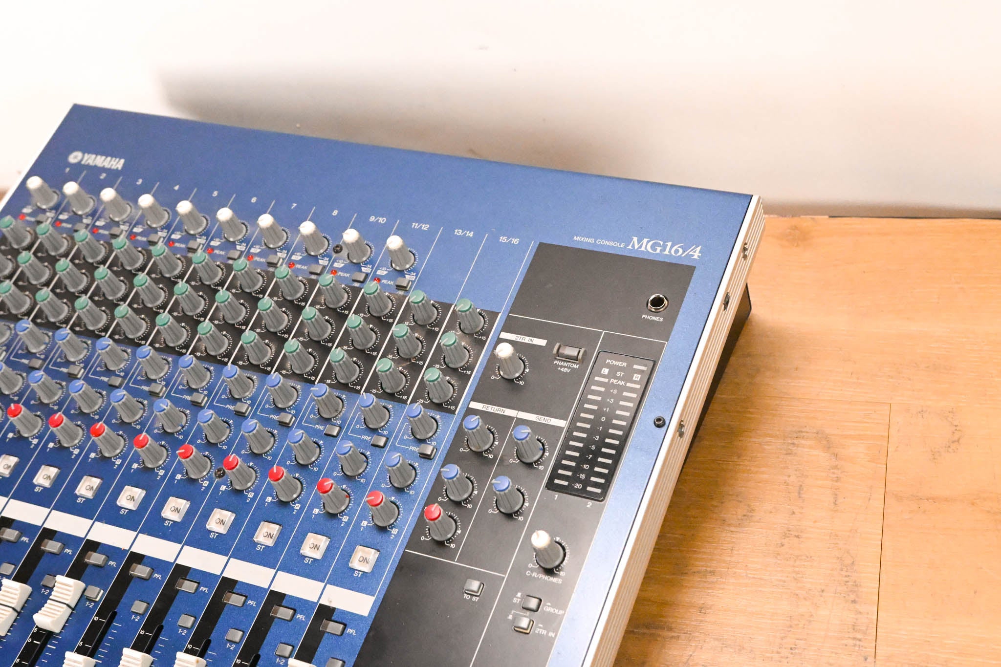 Yamaha MG16/4 16-Channel 4-Bus Analog Mixing Console (NO POWER SUPPLY)