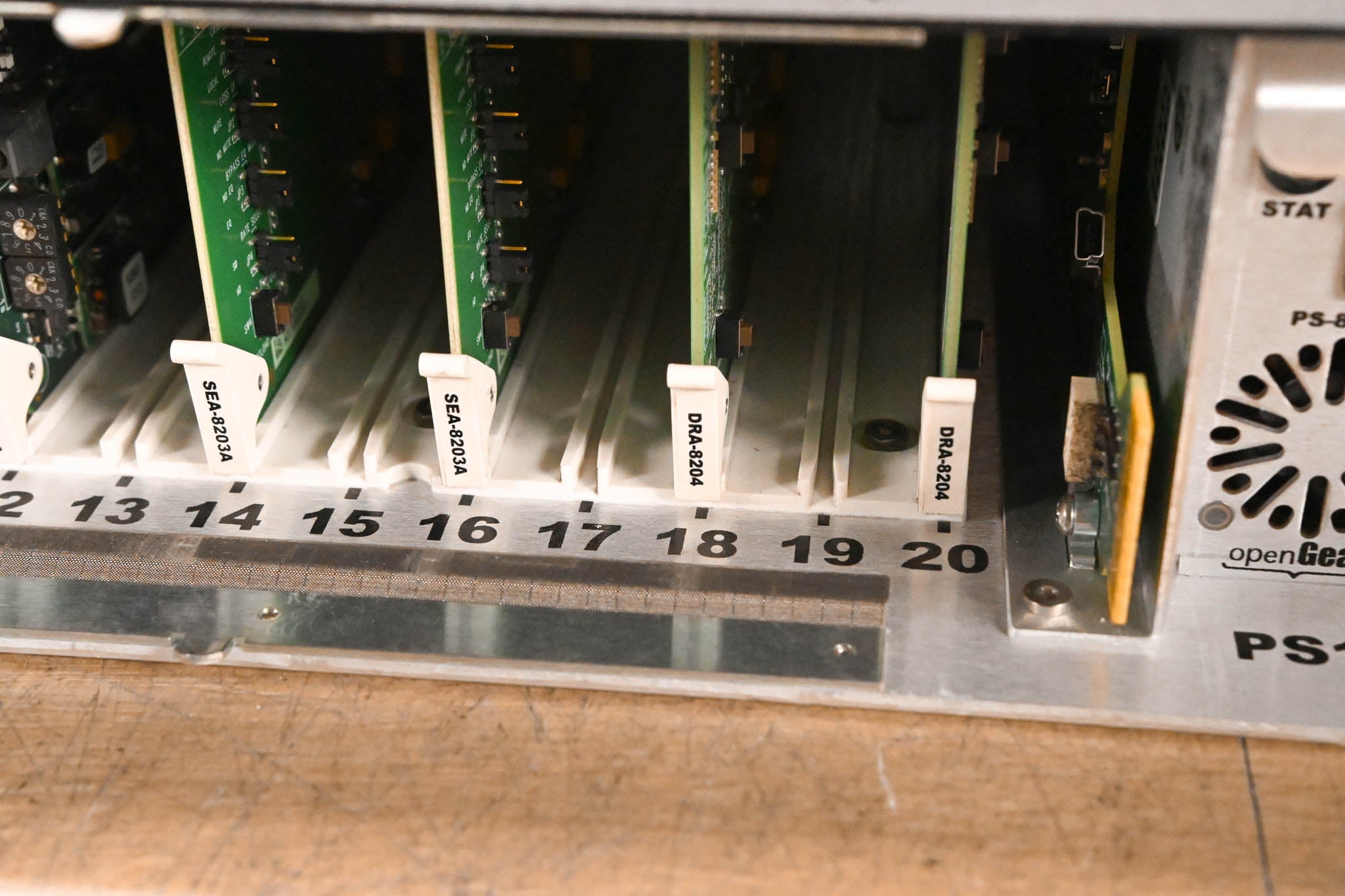 Ross DFR-8321 OpenGear 2RU Module Frame with Cards