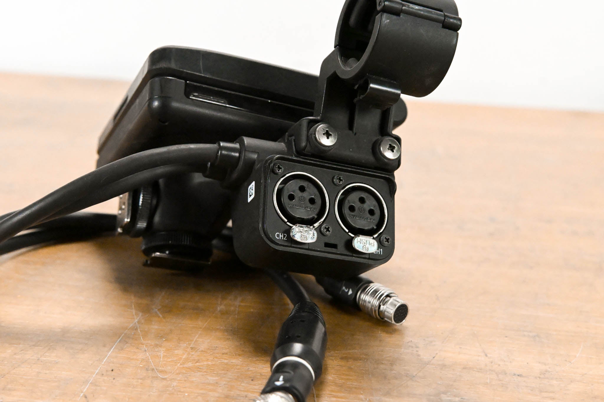 Canon C300/C500 Monitor with Microphone Holder