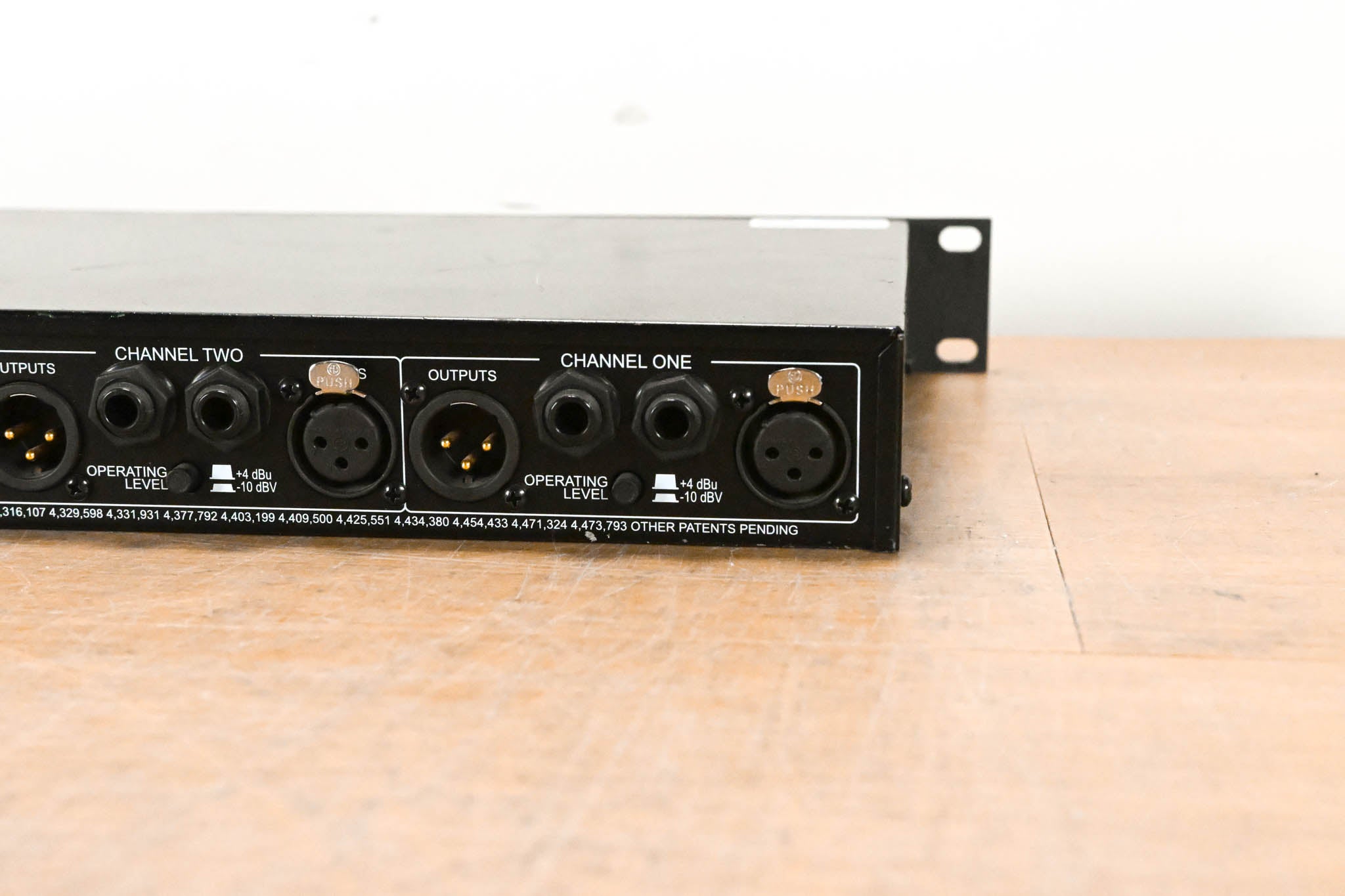 dbx 1046 Quad Compressor/Limiter