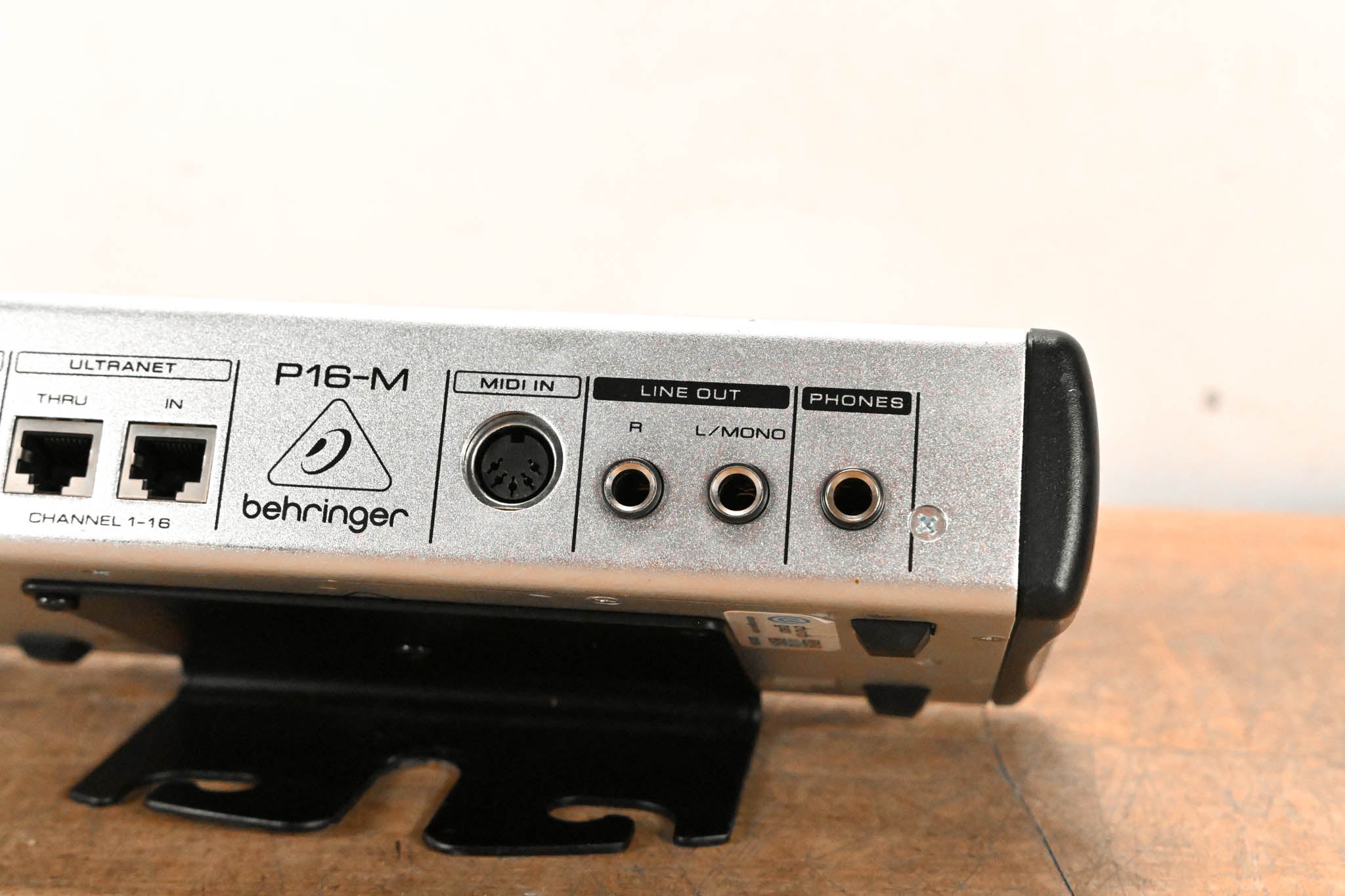 Behringer Powerplay P16-M 16-Channel Digital Personal Mixer