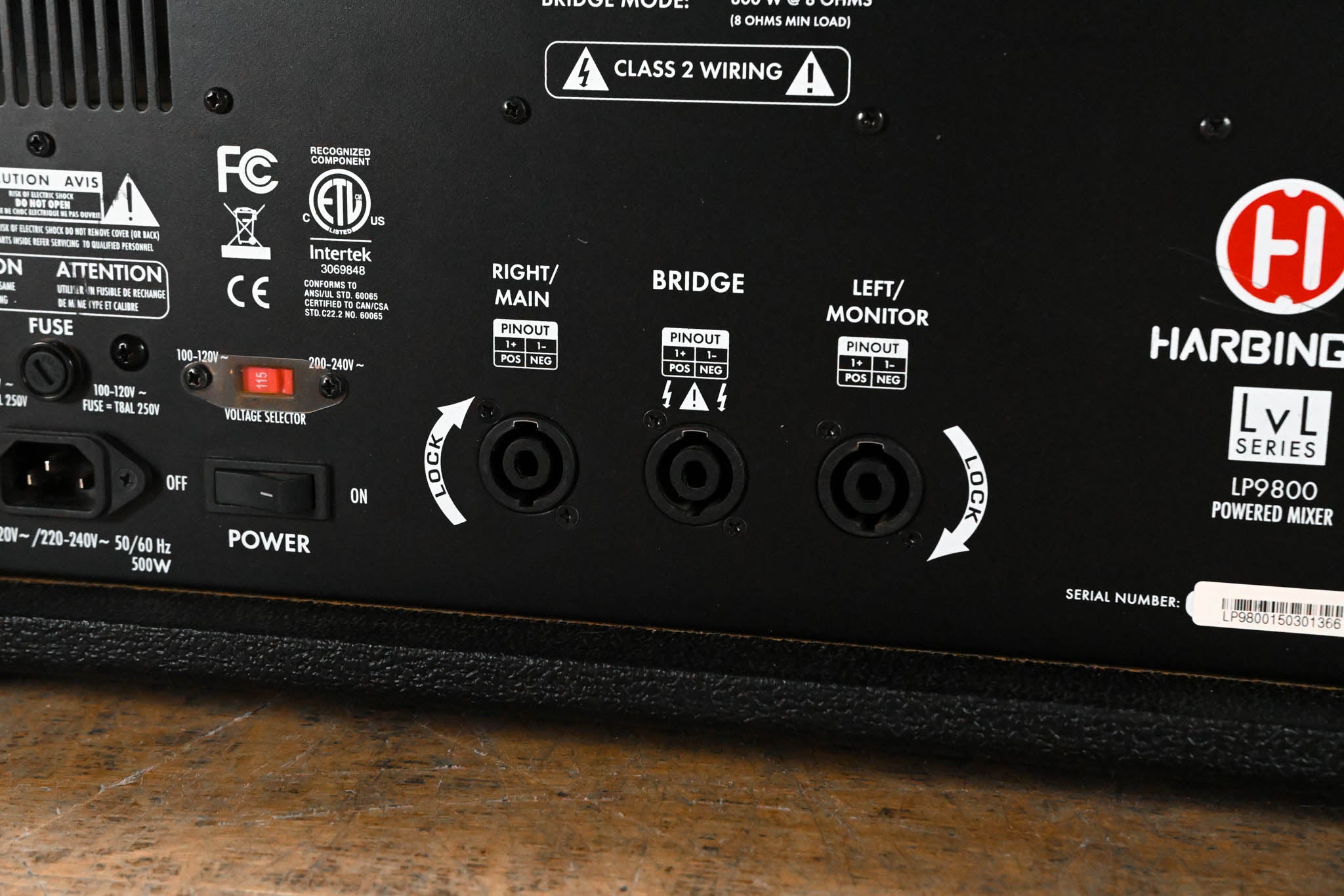 Harbinger LP9800 LVL Series Powered Mixer