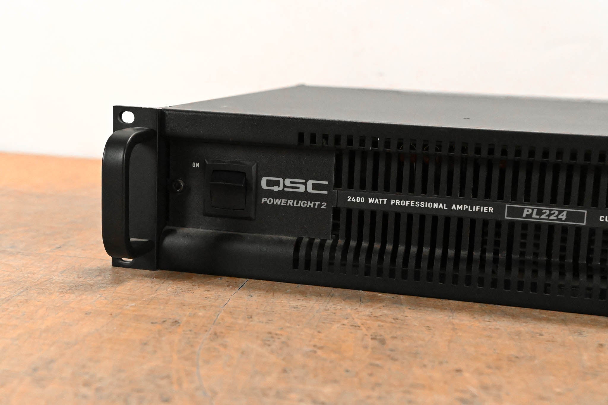 QSC PL224 PowerLight 2 Series 2-Channel Power Amplifier