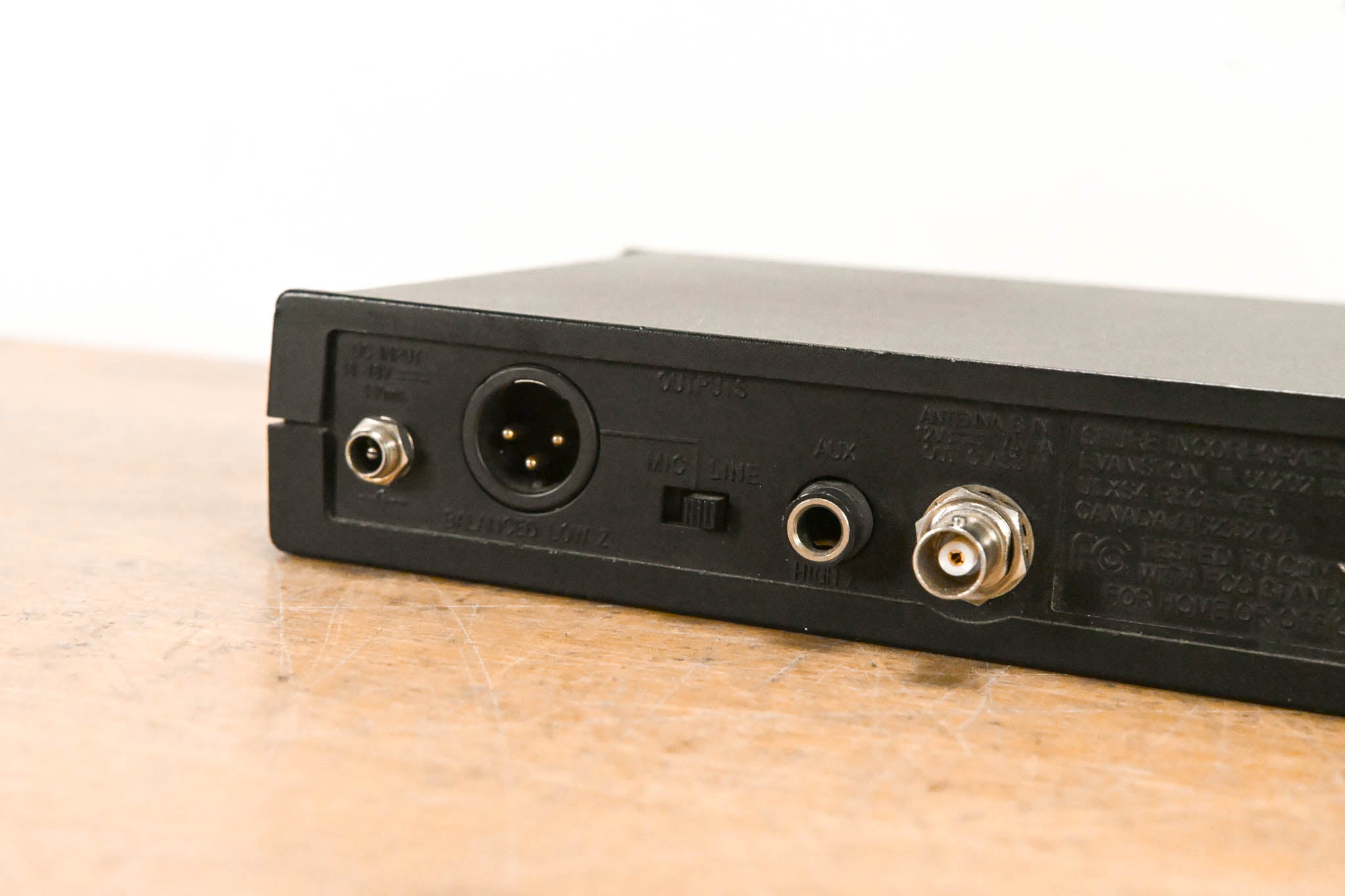 Shure ULXS4 Wireless Receiver - J1 Band: 554-590 MHz (NO POWER SUPPLY)