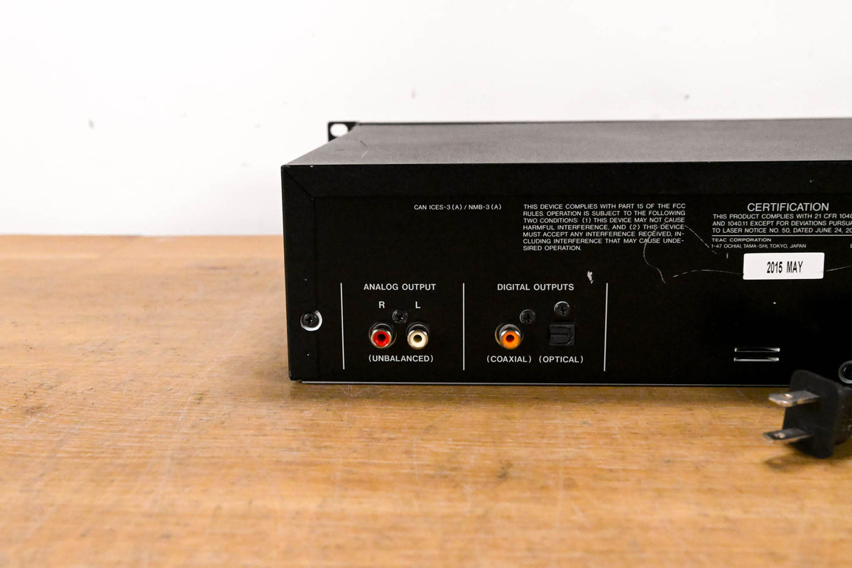 TASCAM CD-200iL Professional CD Player & iPod Dock