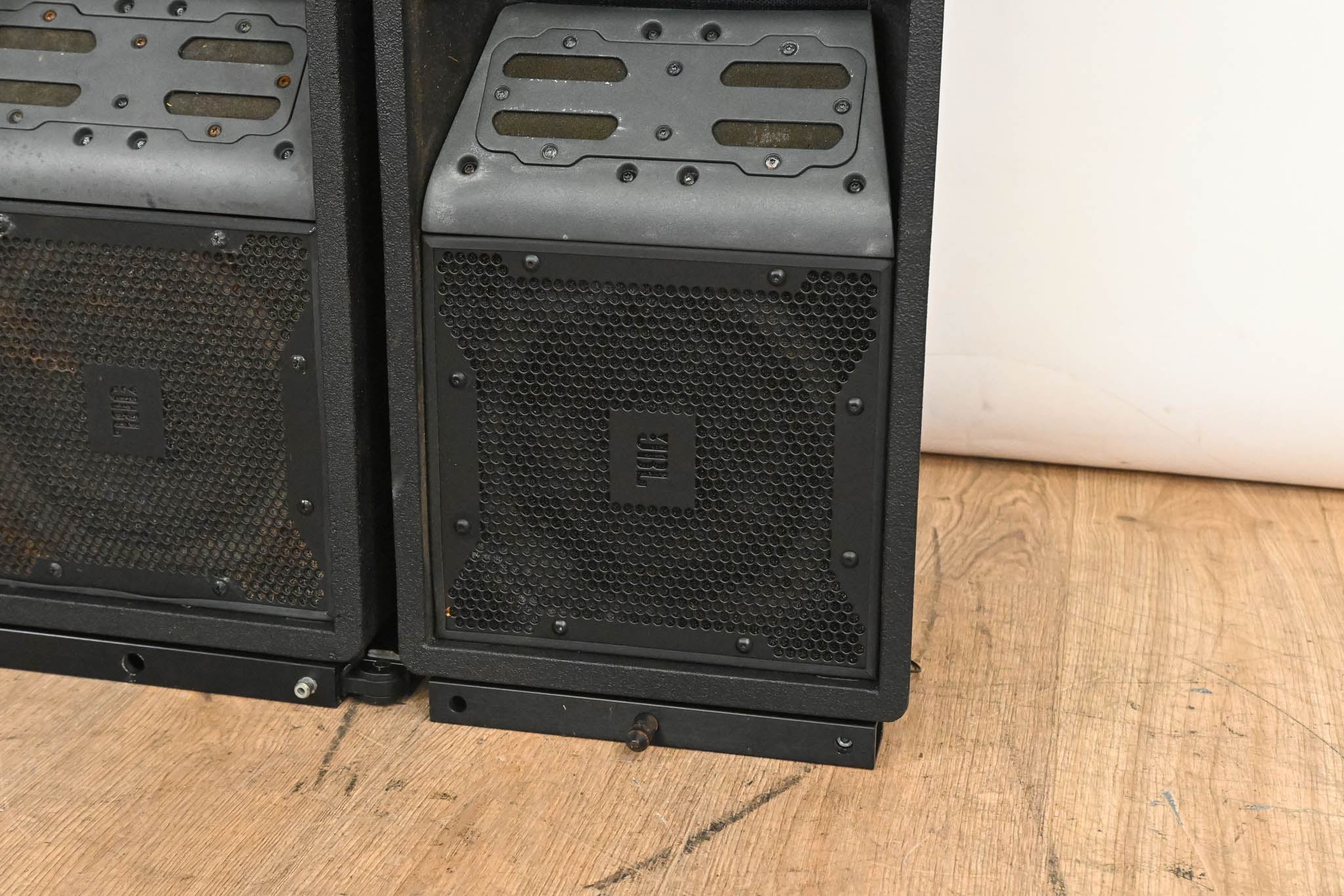 JBL VT4887 Compact Bi-Amplified 3-Way Line Array Element (PAIR)