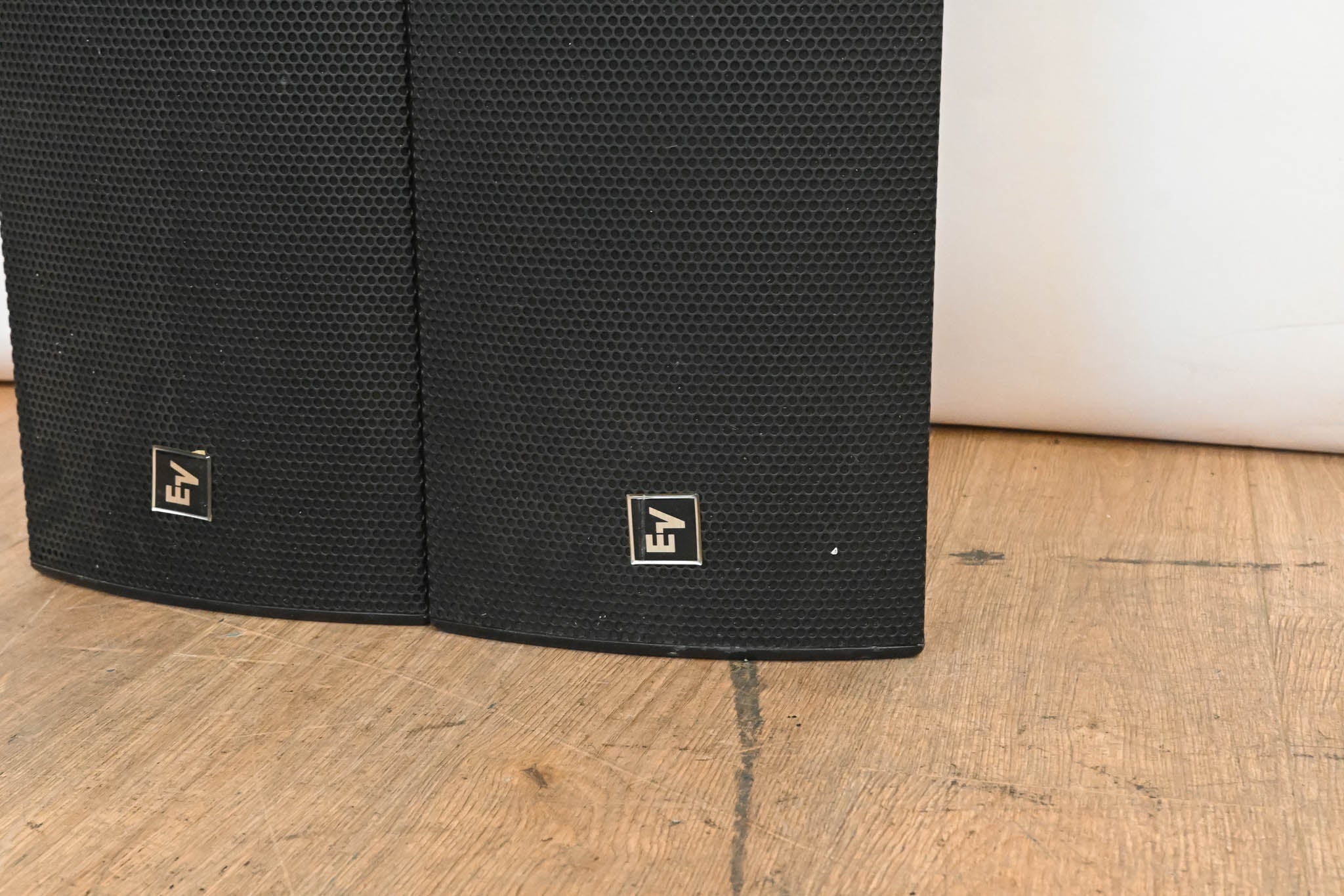 Electro-Voice (EV) EVU-2082/95 Ultracompact 2‑Way Loudspeaker (PAIR)
