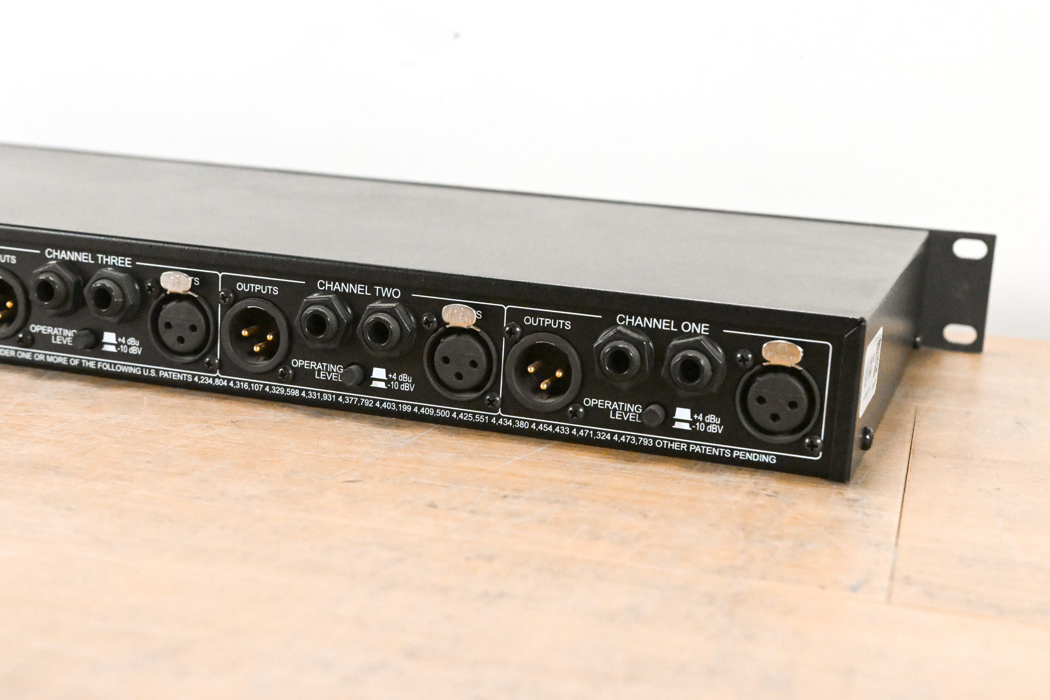 dbx 1046 Quad Compressor/Limiter