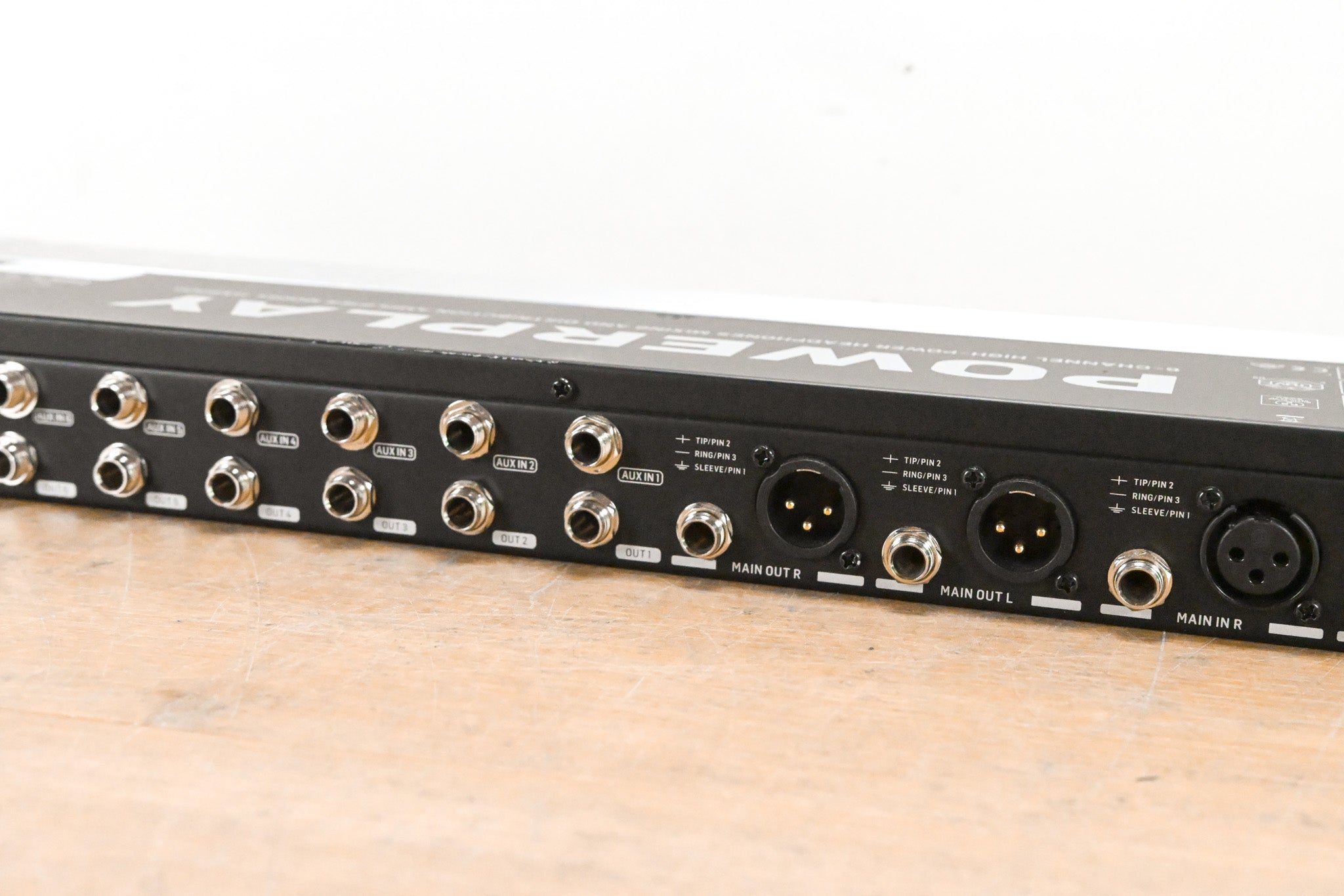 Behringer POWERPLAY HA6000 6-CH Headphone Mixing/Distribution Amplifier