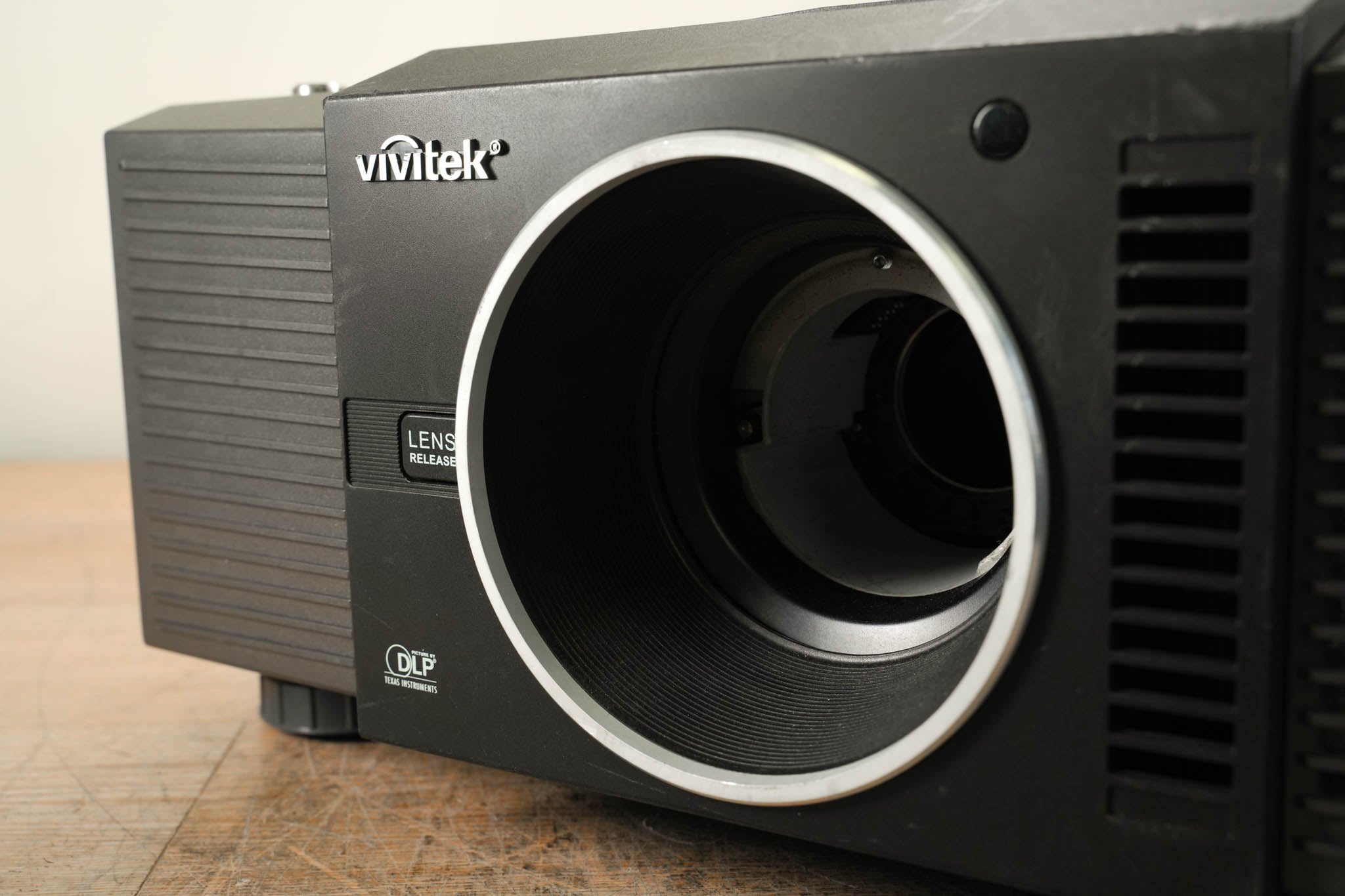 Vivitek D8800 8,000 Lumen WUXGA Large Venue DLP Projector