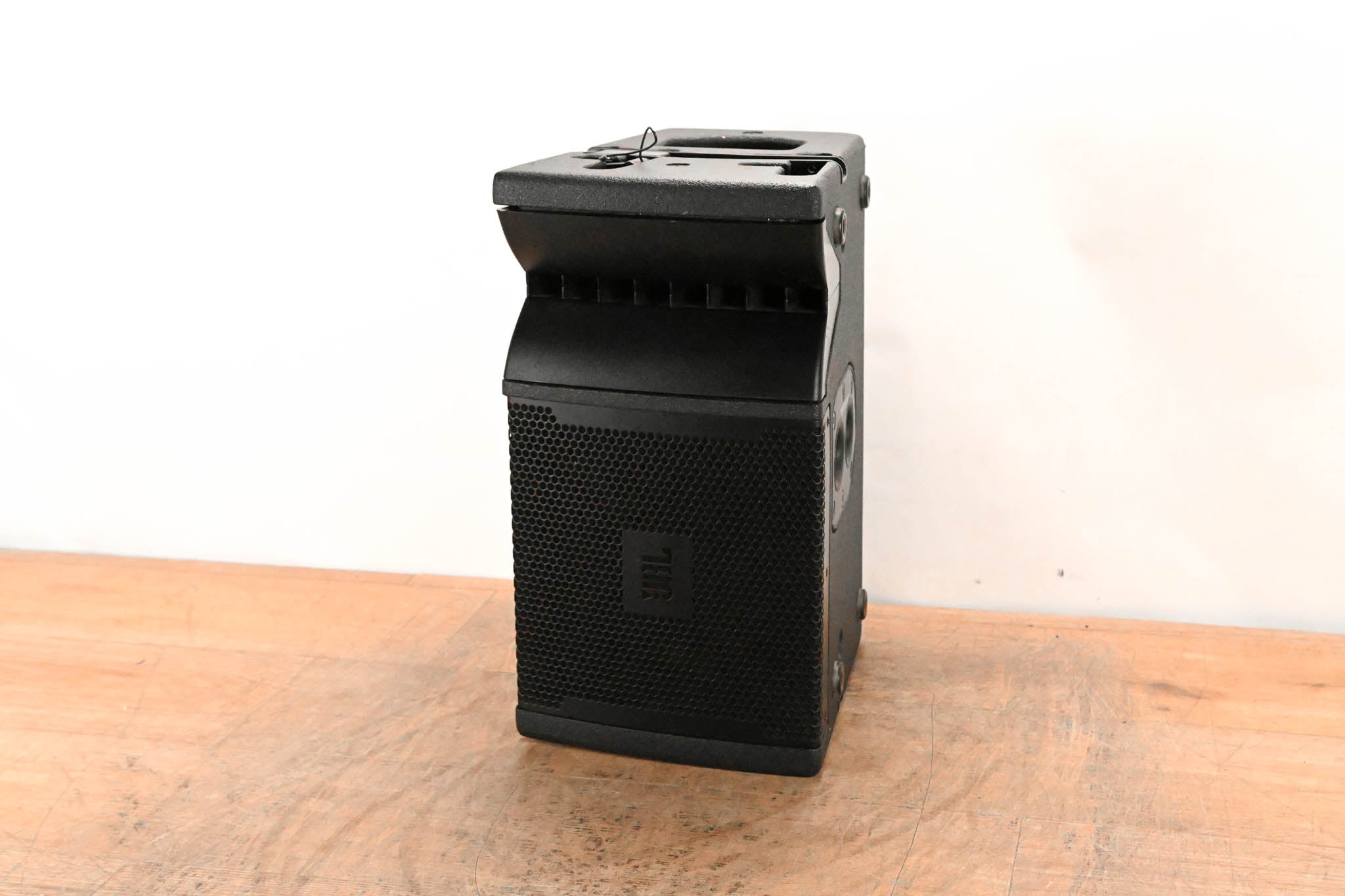 JBL VRX928LA 8" Two-Way Line Array Loudspeaker System