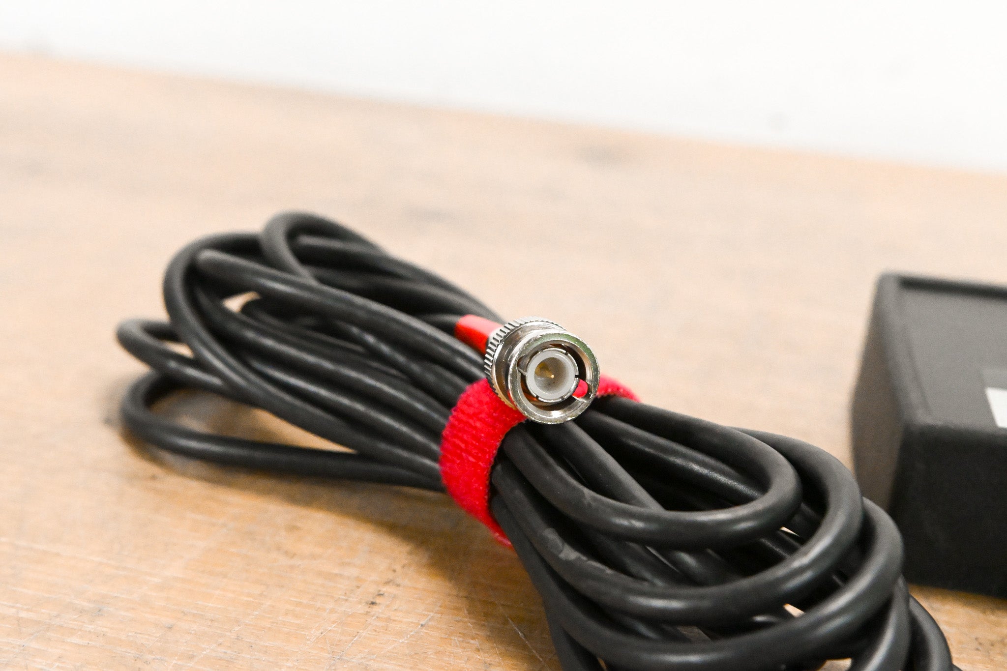 Radiall / Larsen BNC-BNC Magnet Mount