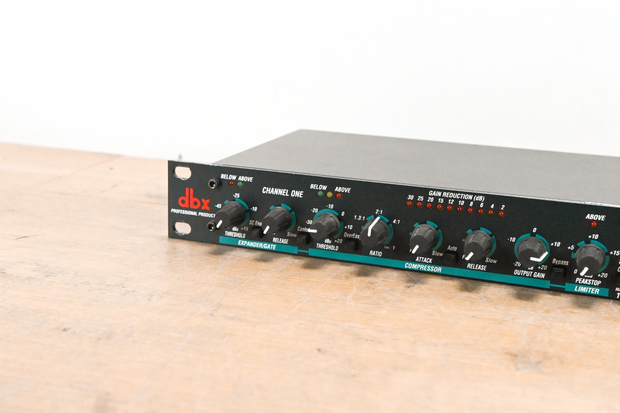dbx 166XL 2-Channel Compressor/Limiter/Gate