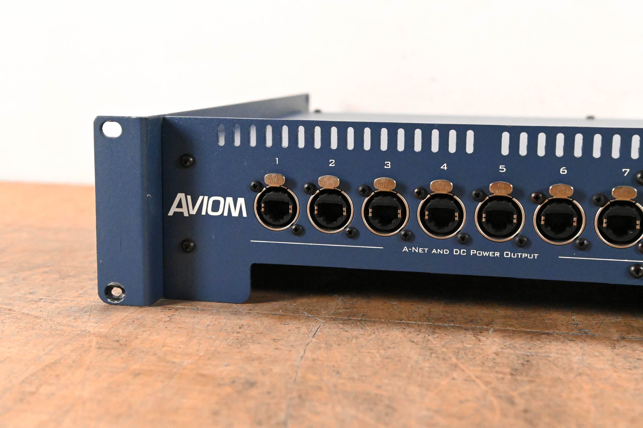 Aviom A-16D Pro A-Net Distributor
