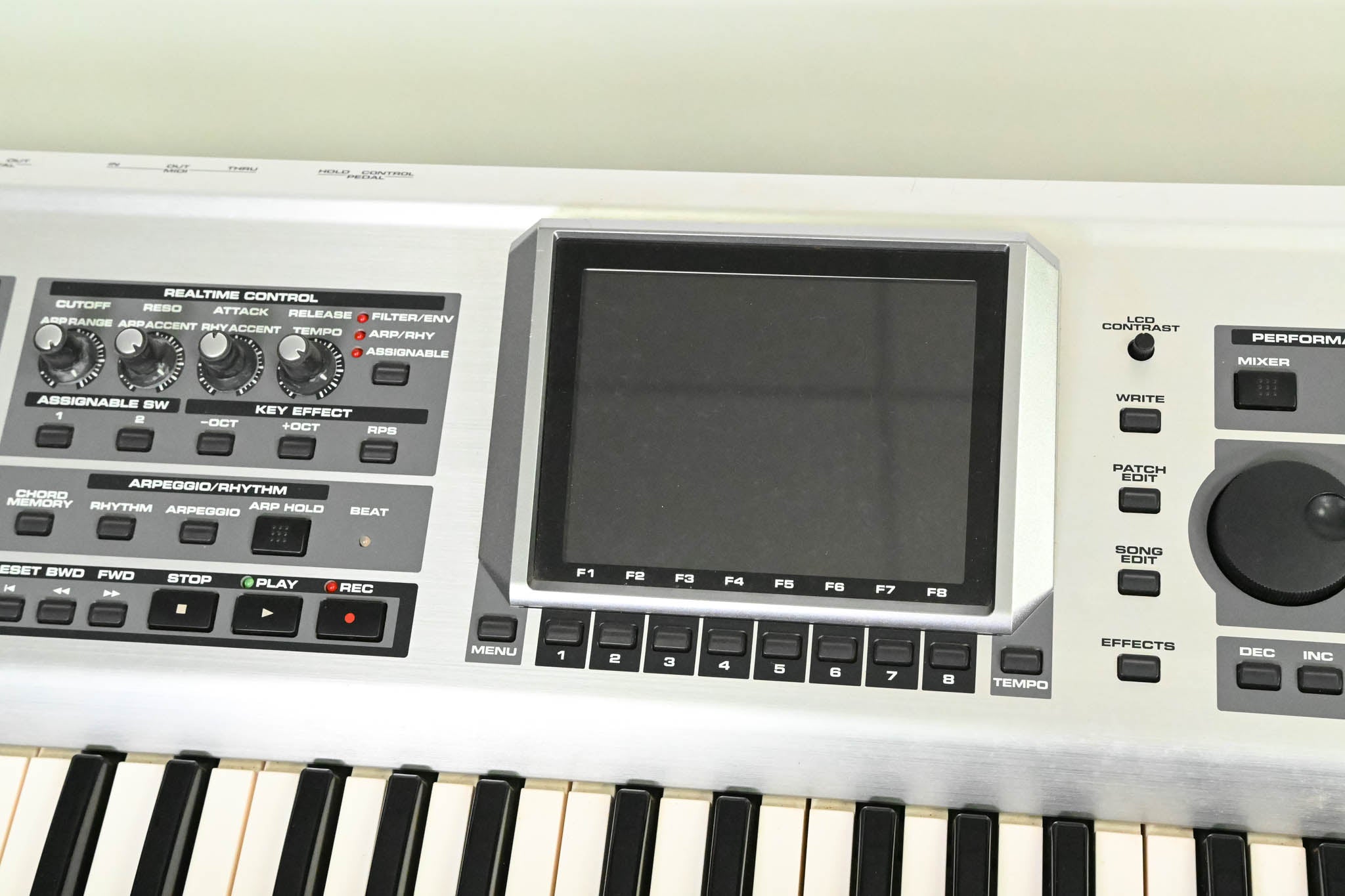 Roland Fantom-X7 76-Key Keyboard Workstation with Gator Case CG01JZ2