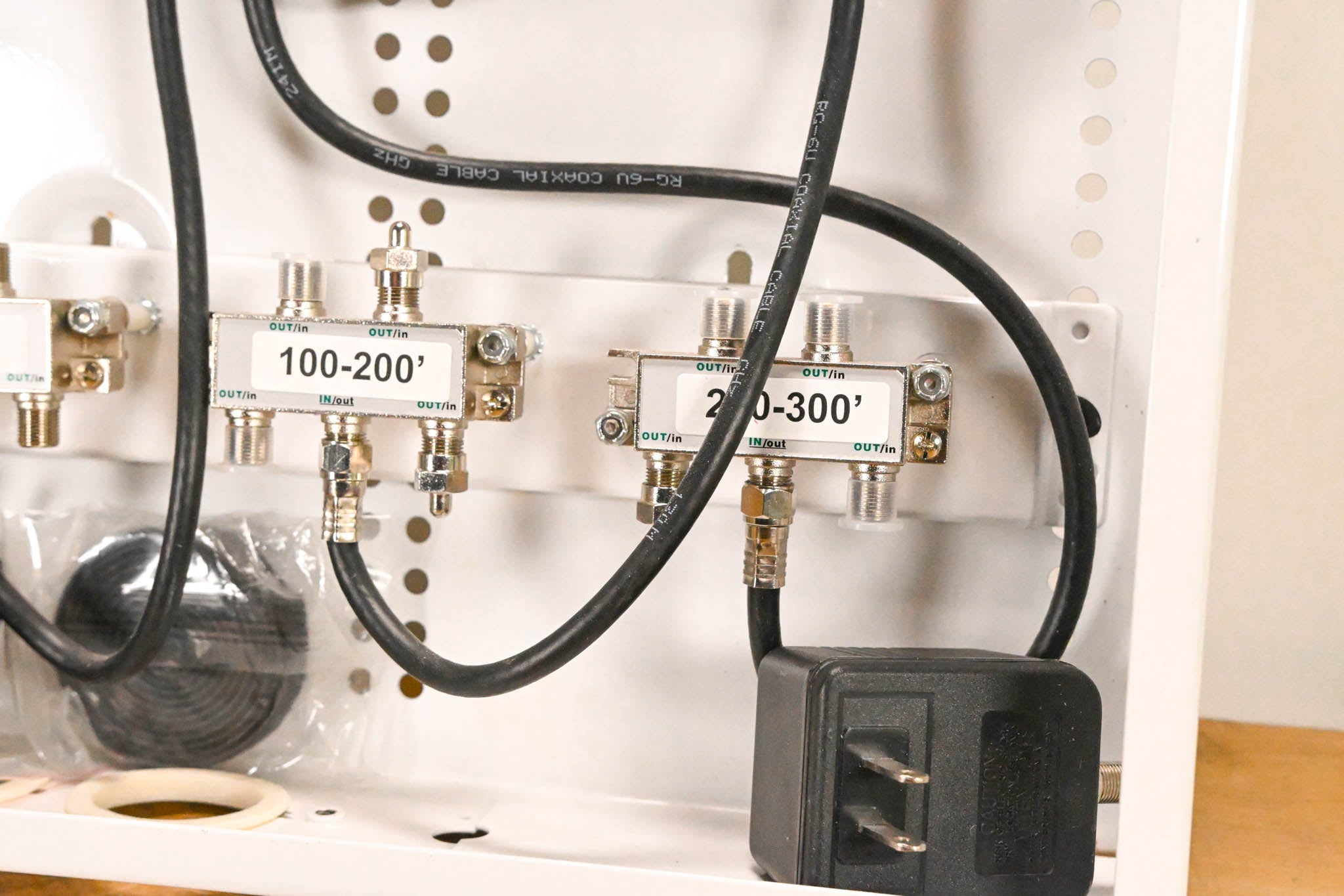 Channel Vision DP-3/12-II Amplified RF Coax Distribution Panel