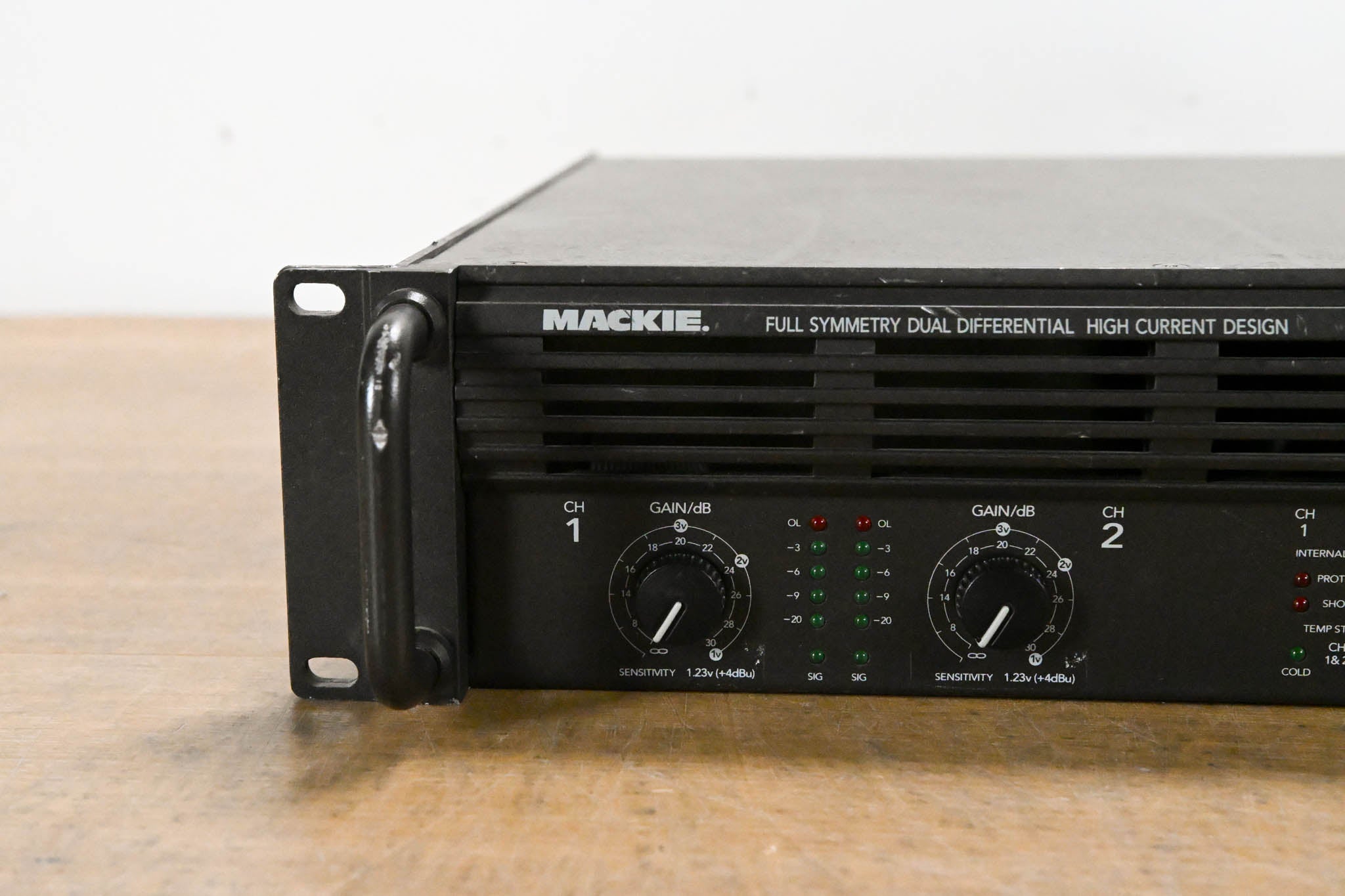 Mackie M-1200 FR Series 2-Channel Power Amplifier