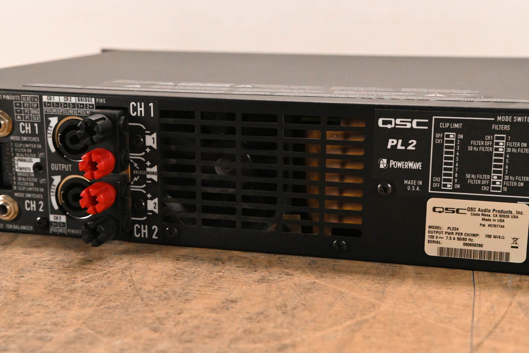 QSC PL224 PowerLight 2 Series 2-Channel Power Amplifier
