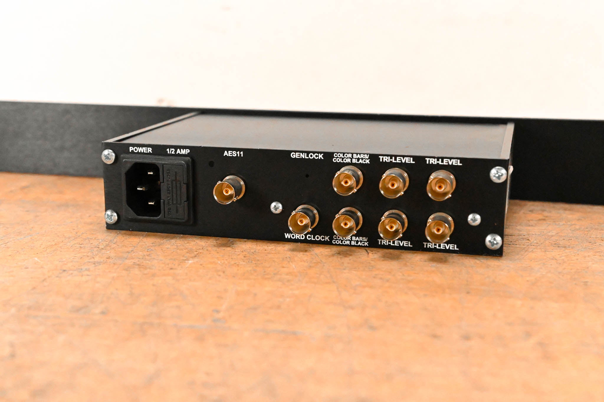 ESE DV-319 HD & SD Sync Generator
