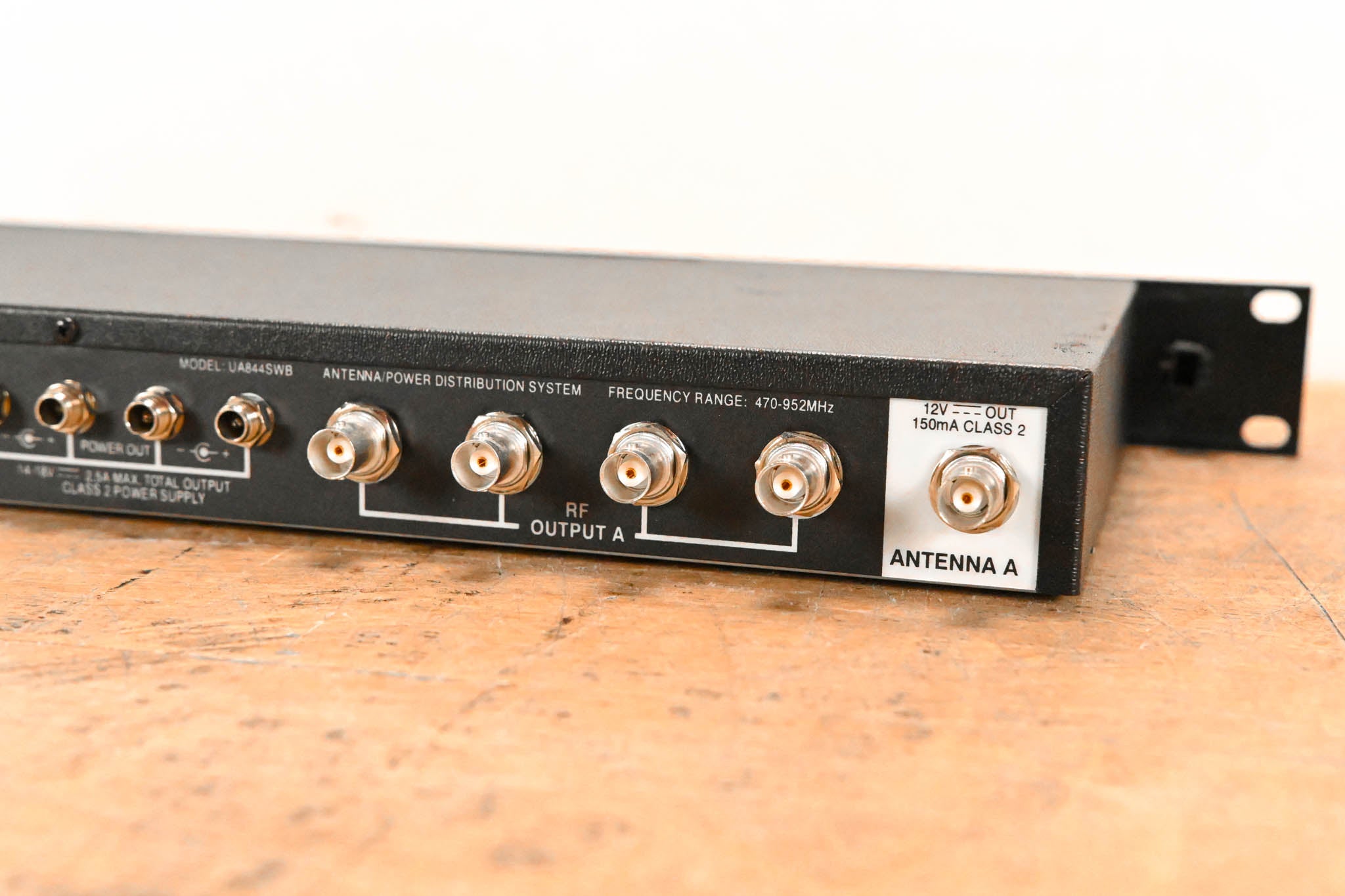 Shure UA844SWB Antenna Distribution System - 470-952 MHz NO POWER SUPPLY