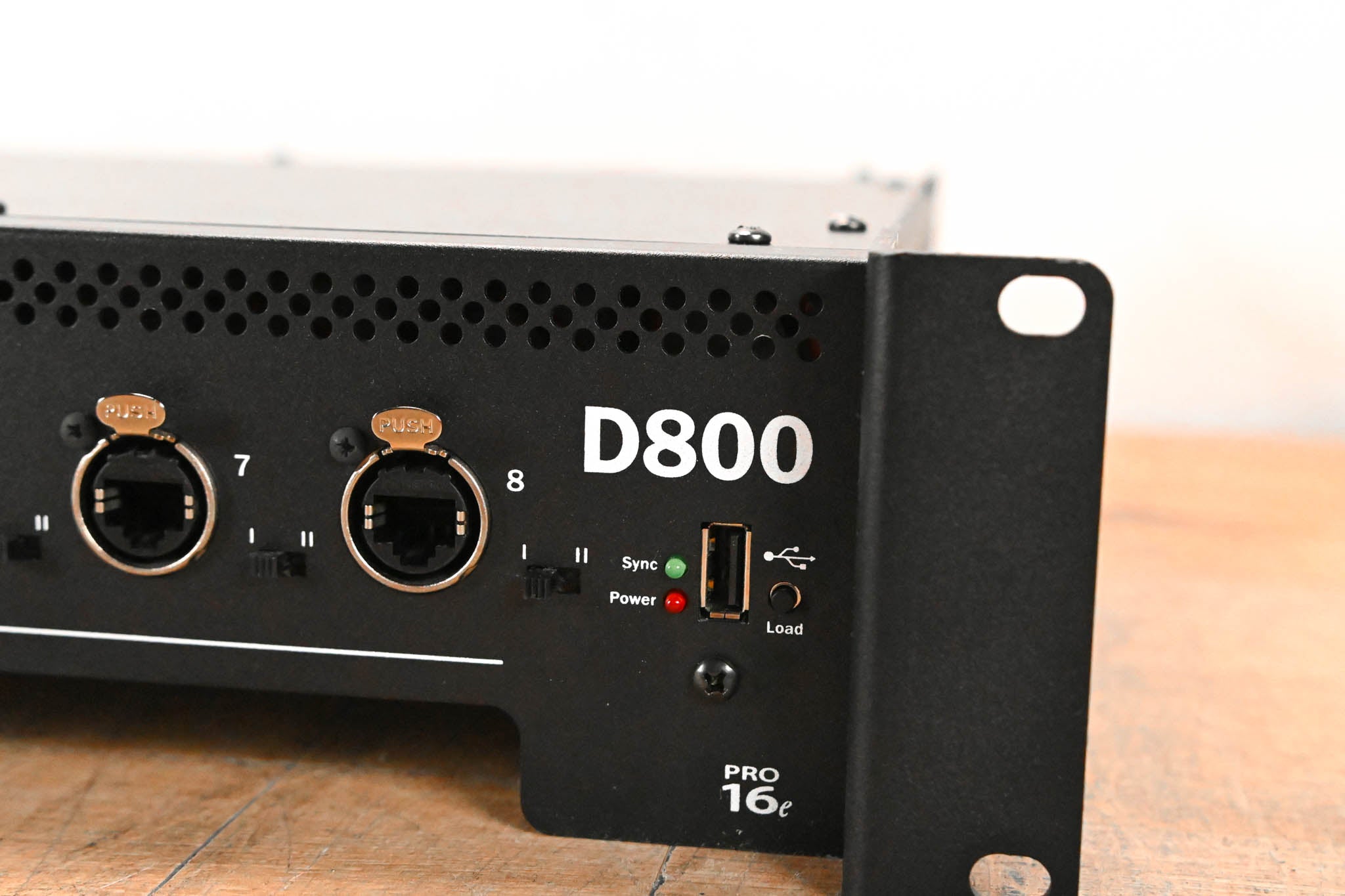 Aviom D800-Dante A-Net Distributor with Dante Connectivity