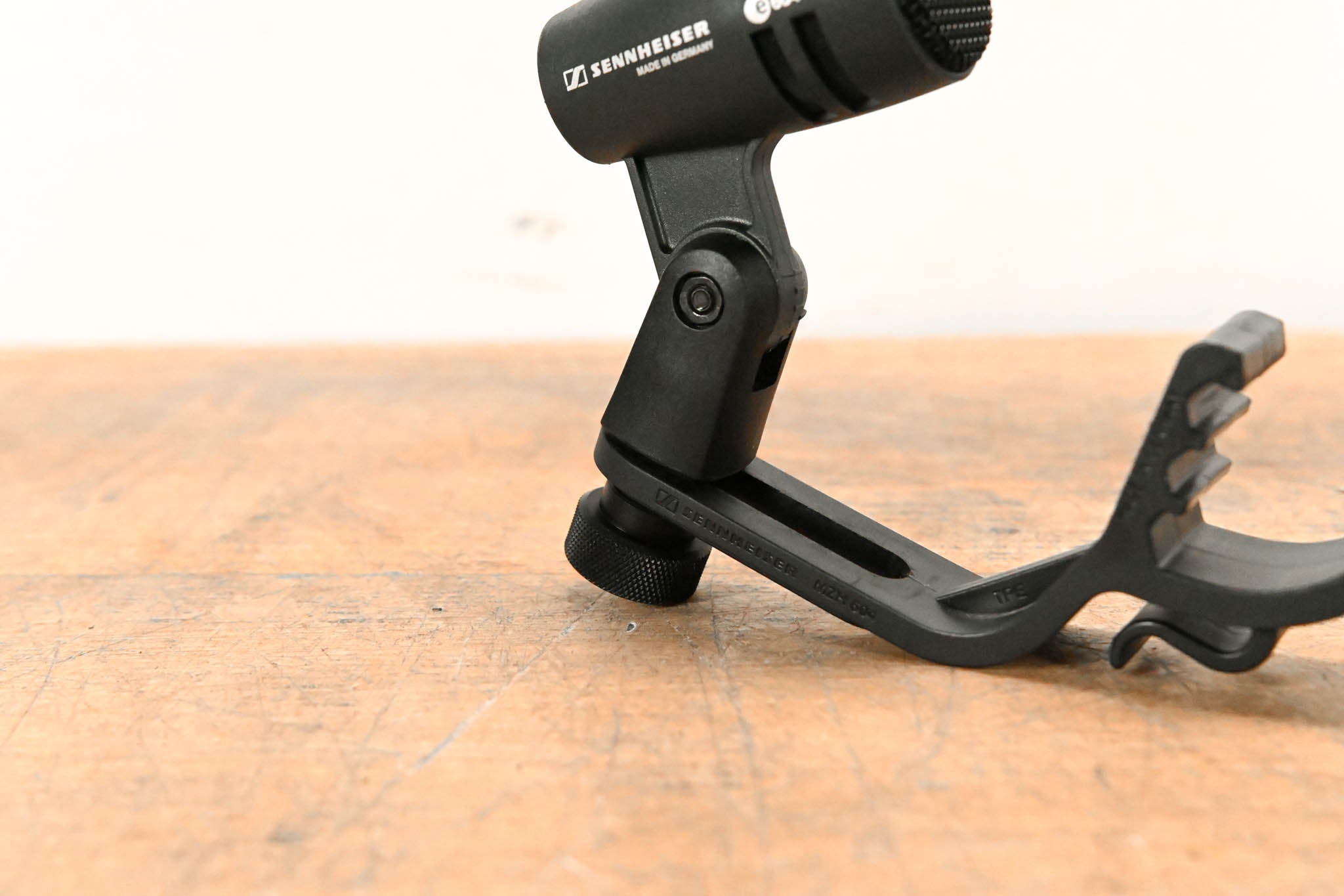 Sennheiser e 604 Dynamic Cardioid Instrument Microphone