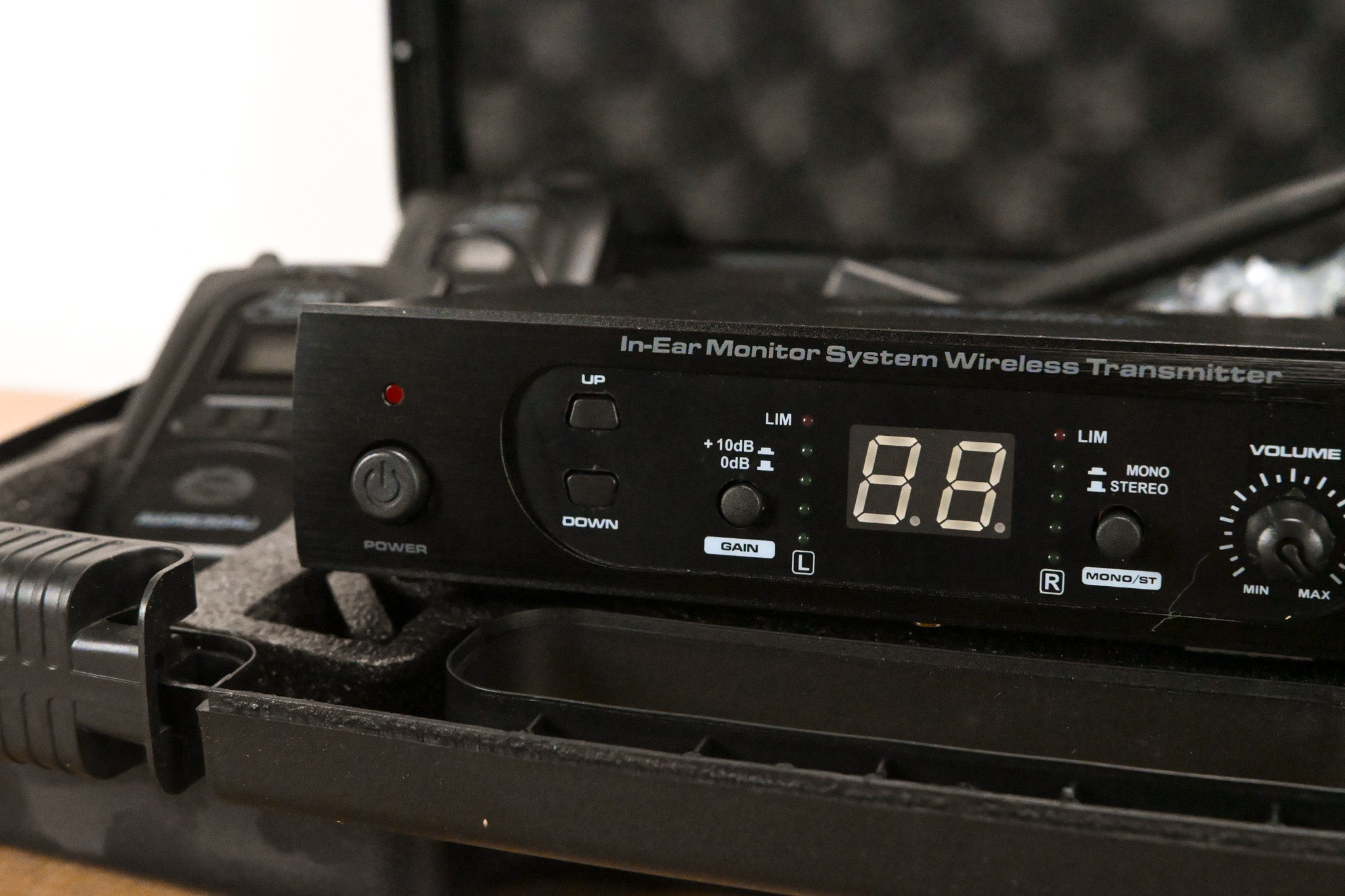 Audio2000's AWM630AU IEM System w/ four Bodypack Receivers: 573-597.8MHz