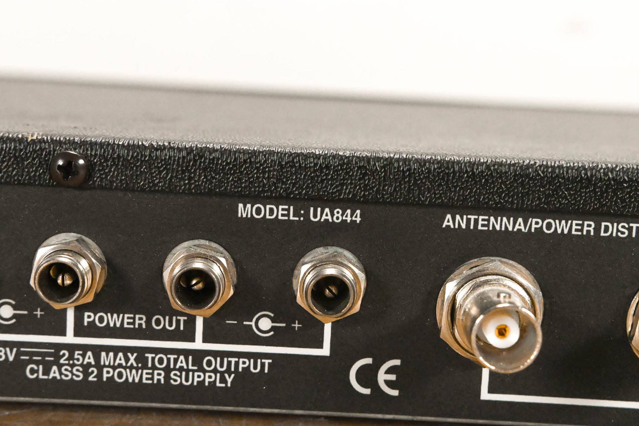 Shure UA844US Wideband UHF Antenna and Power Distributor (NO PSU)