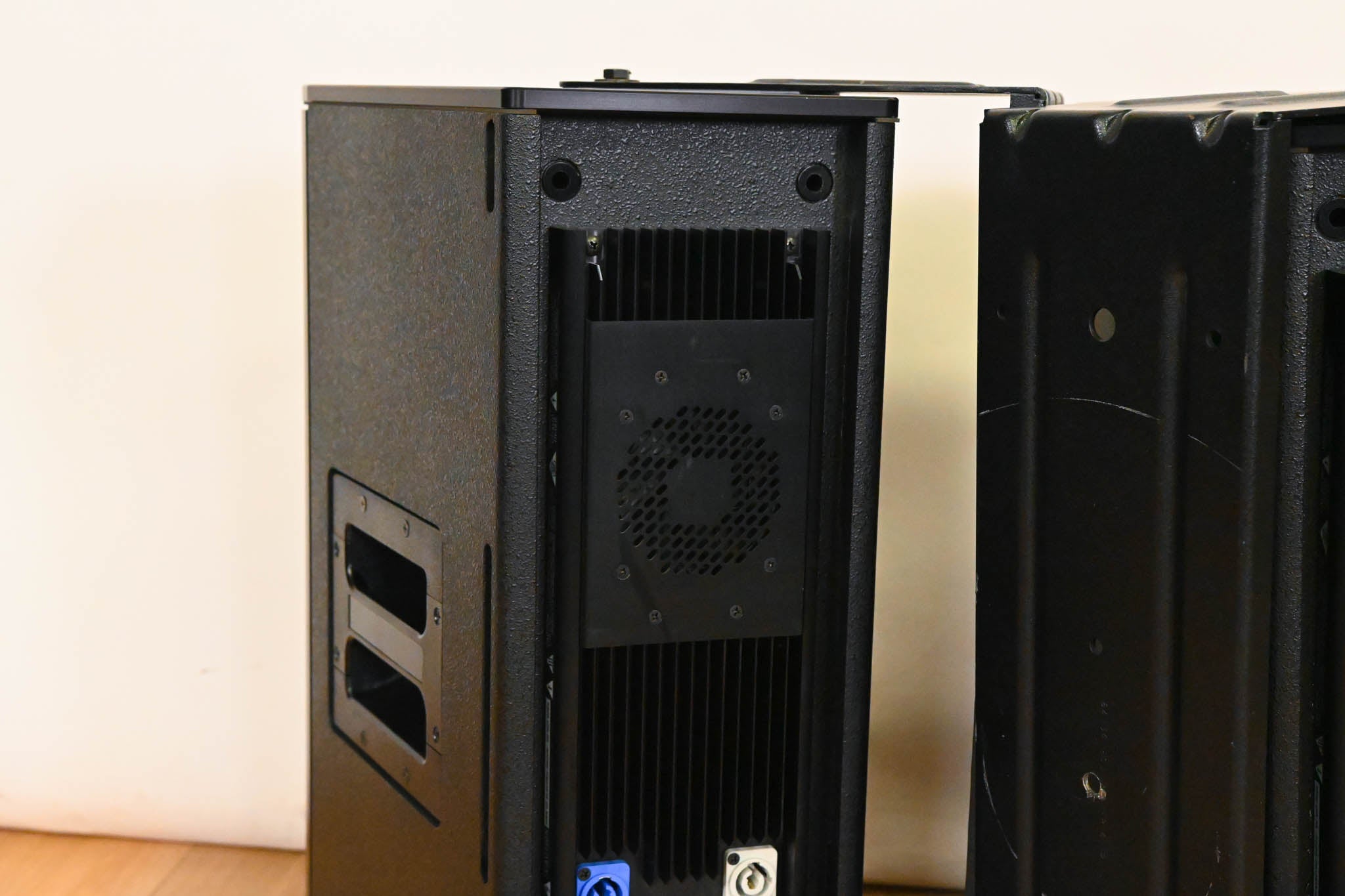 Meyer Sound UPJ-1P Compact VariO Loudspeaker (PAIR)