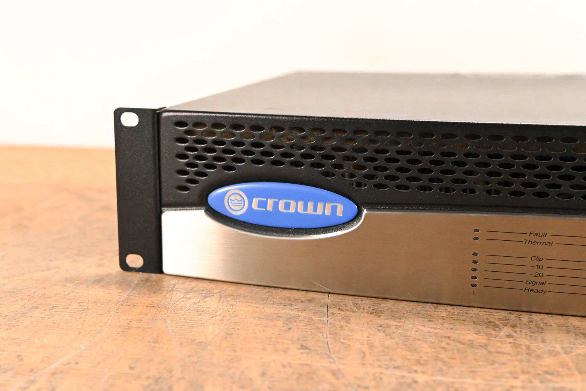 Crown CTs 600 Two-Channel 300W Power Amplifier