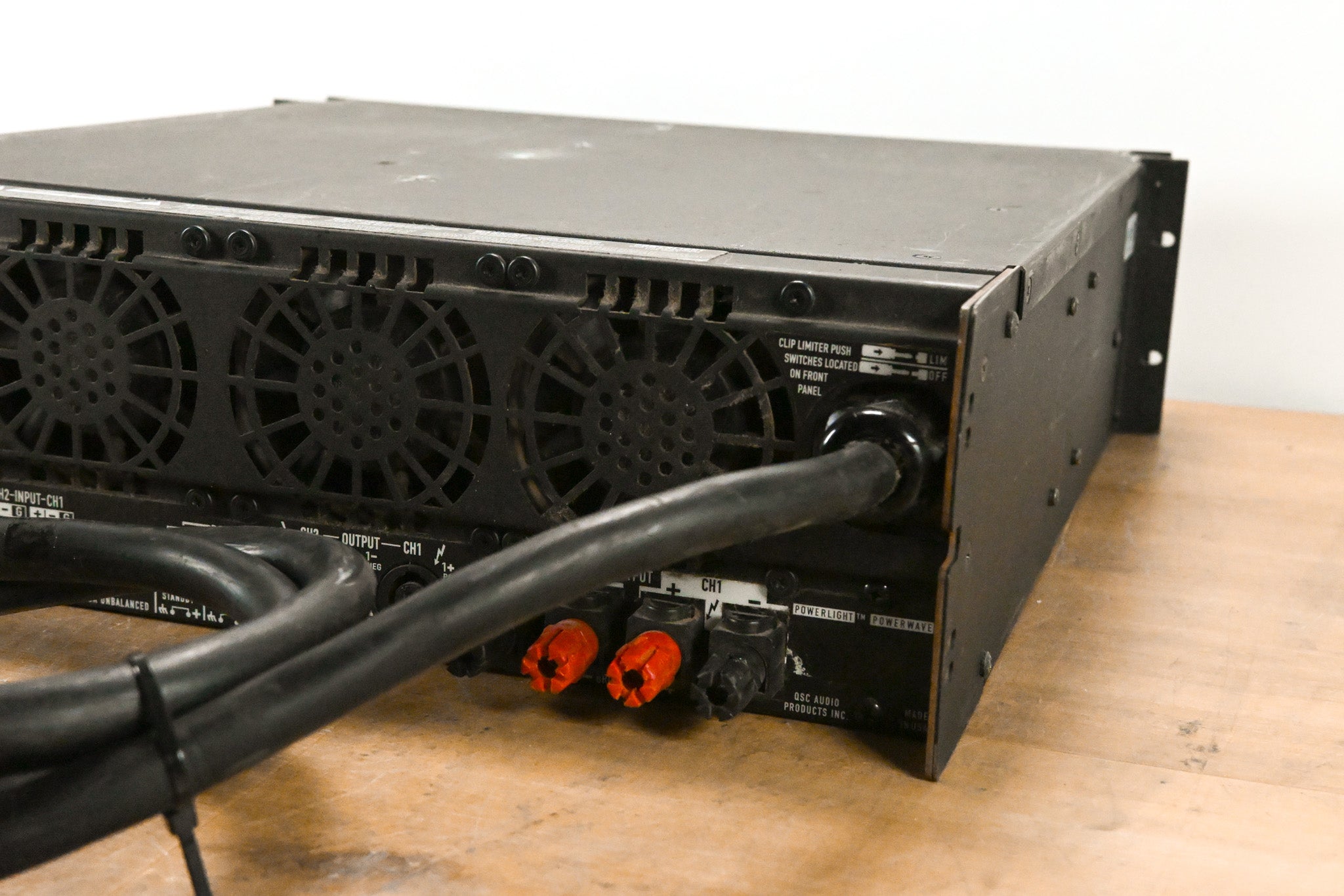 QSC PowerLight 9.0 PFC Power Factor Corrected 2-Channel Power Amplifier