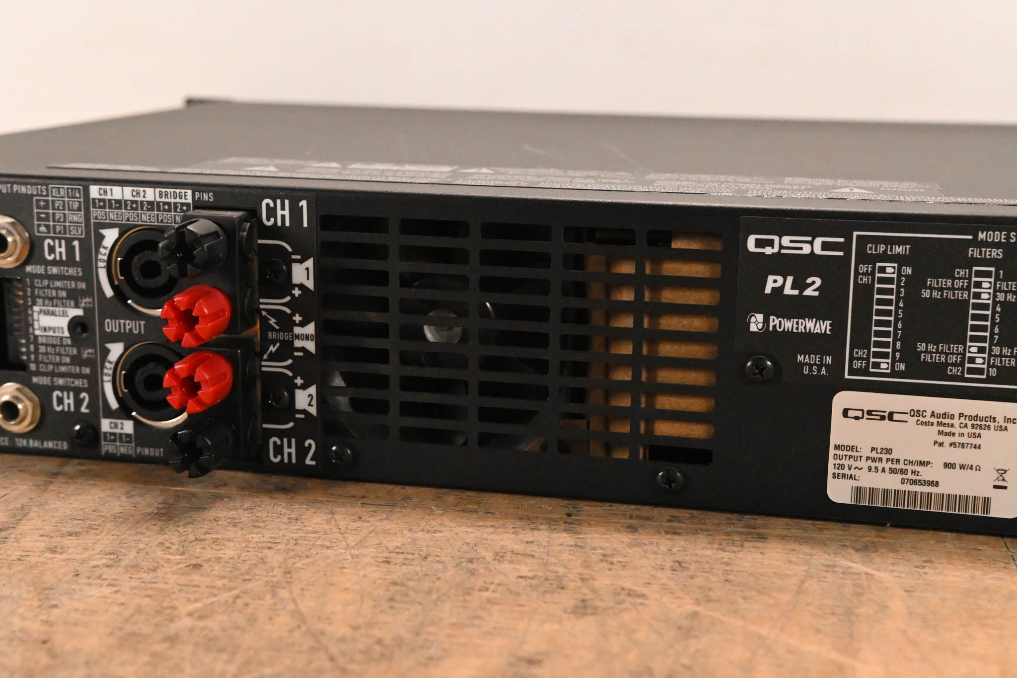 QSC PL230 PowerLight 2 Series 2-Channel 1500W Power Amplifier