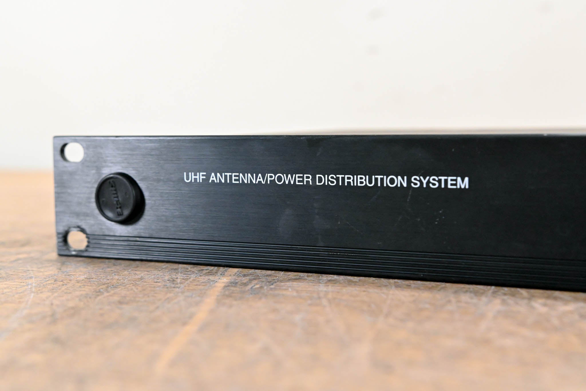 Shure UA844SWB Antenna Distribution System - 470-952 MHz NO POWER SUPPLY